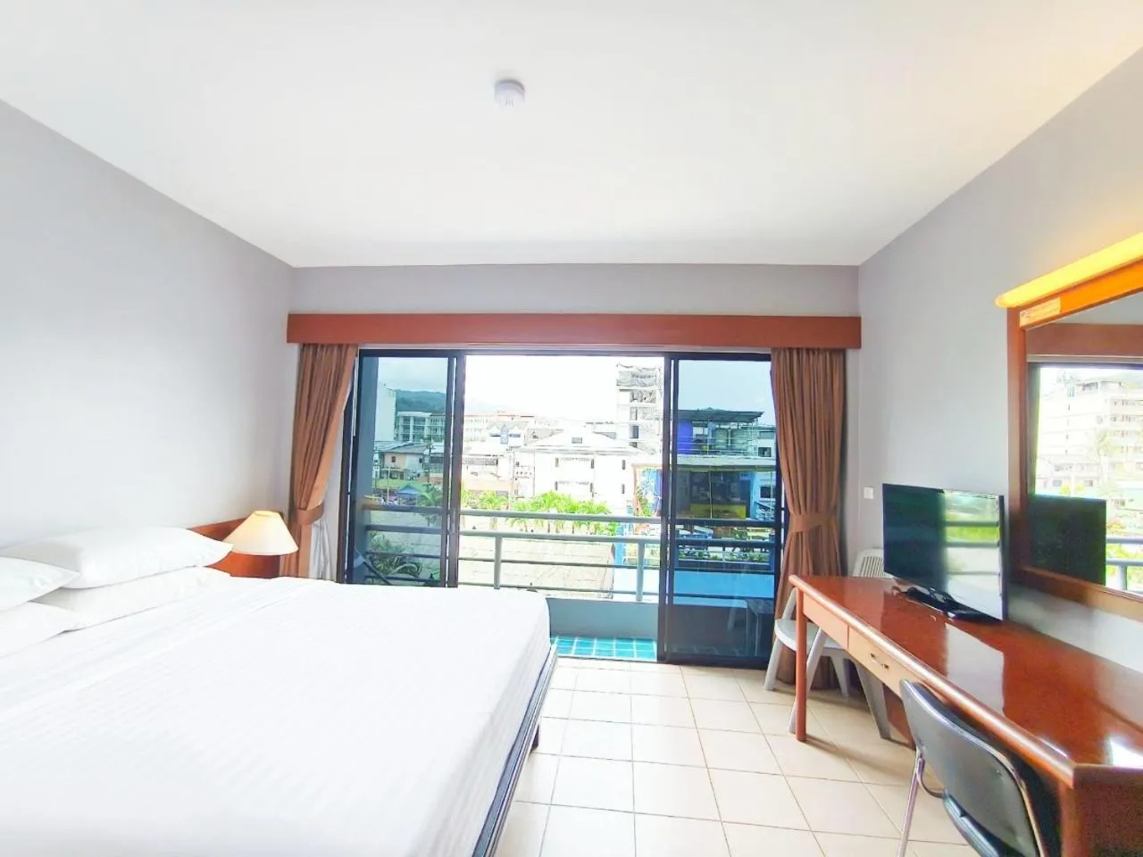 Bedroom, Bed in C & N Hotel Patong, Phuket