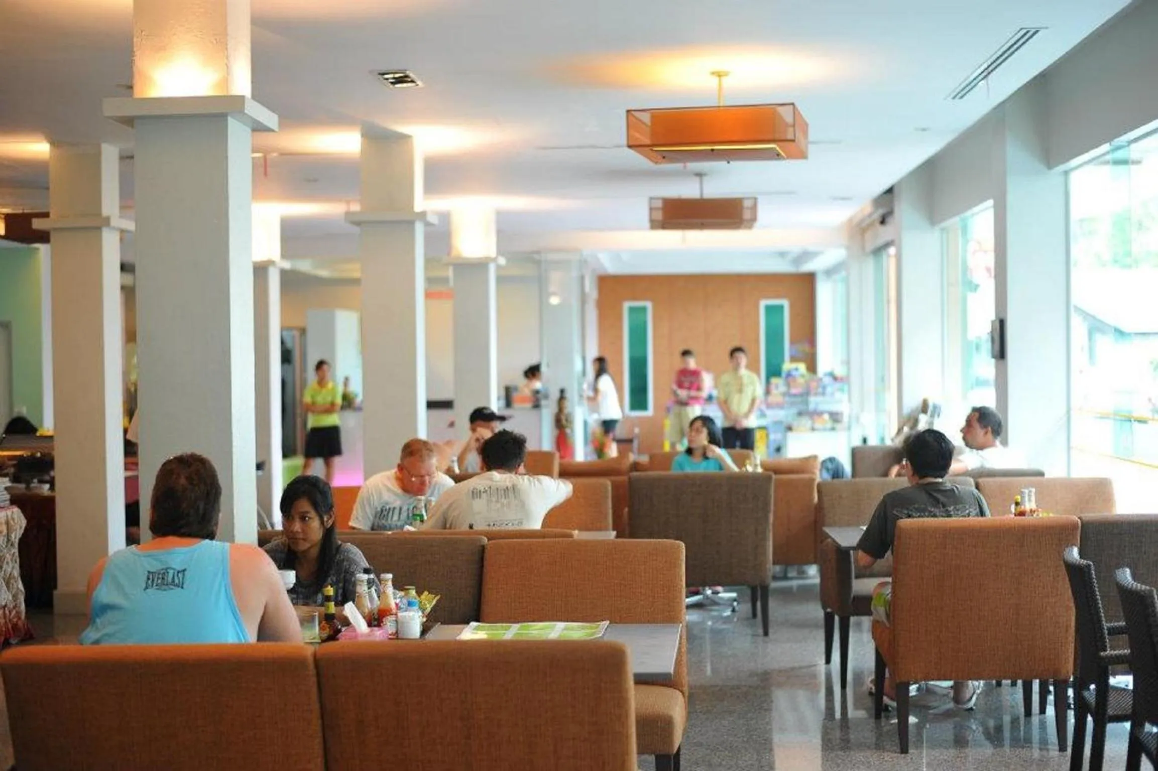Restaurant/places to eat in C & N Hotel Patong, Phuket