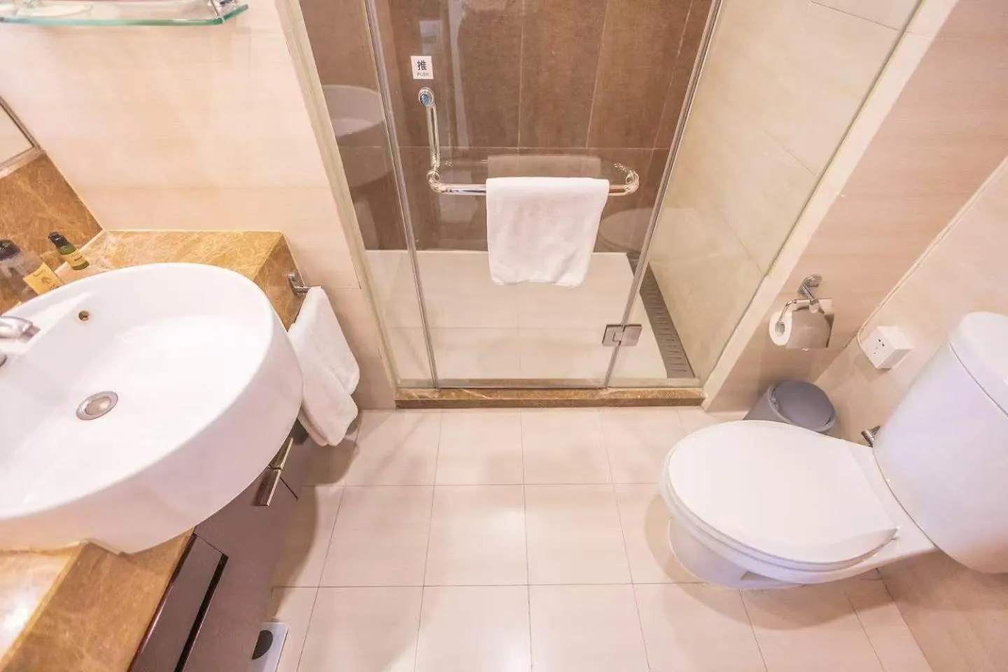 Toilet in Oakwood Residence Shanghai