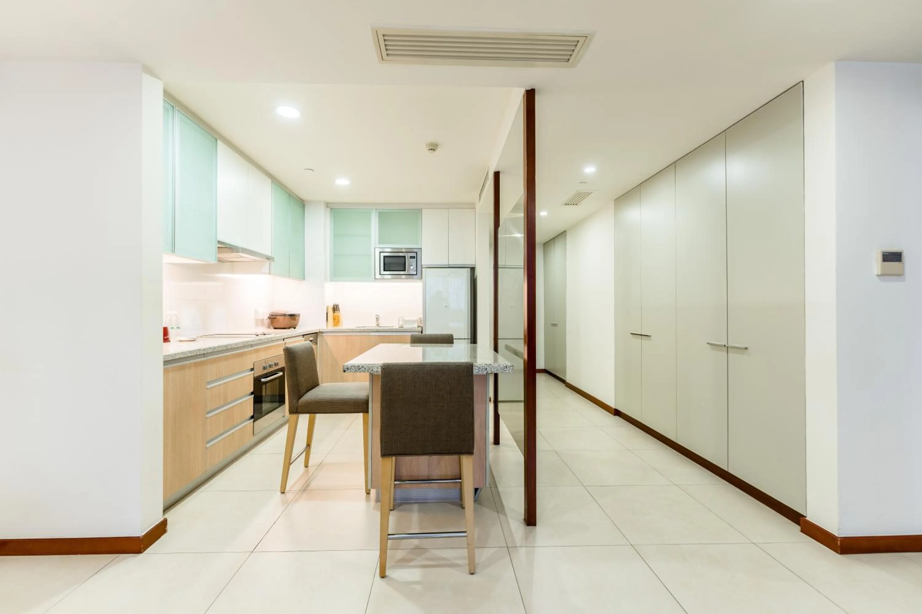 Kitchen or kitchenette in Oakwood Residence Shanghai
