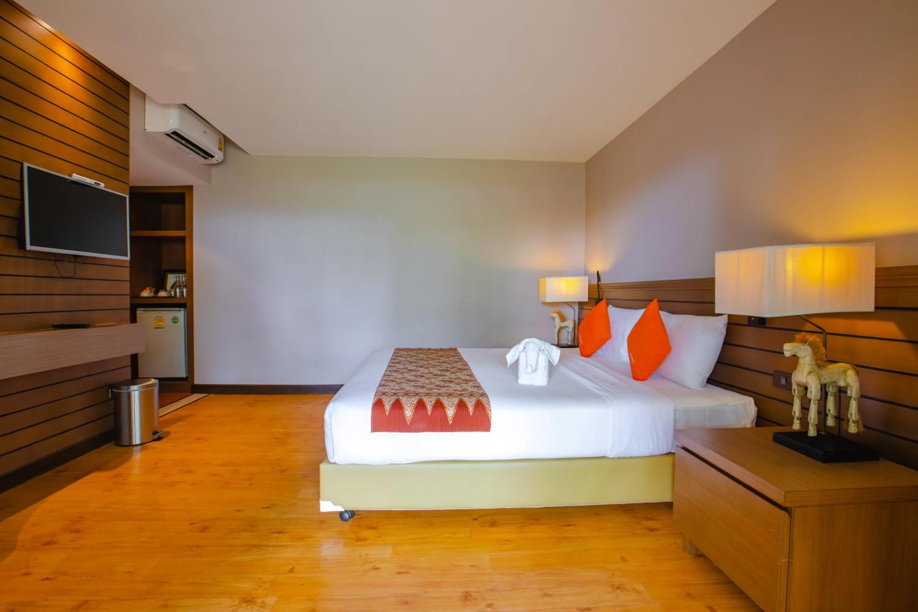 Bed in C&N Kho Khao Beach Resort - SHA Plus