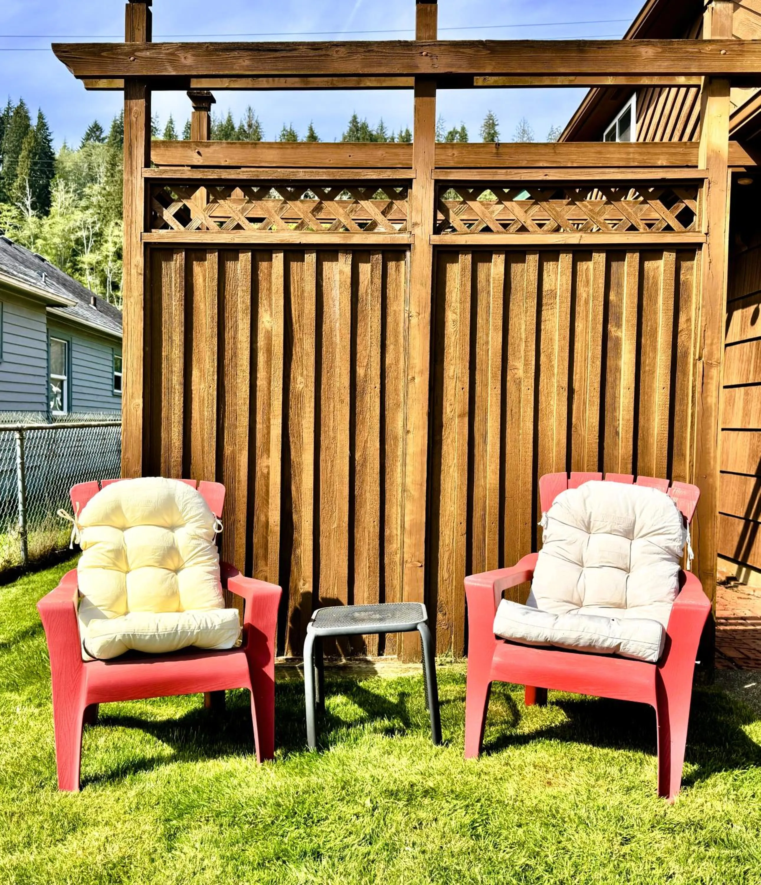 Seating area in Leah's Homestay in Hoquiam