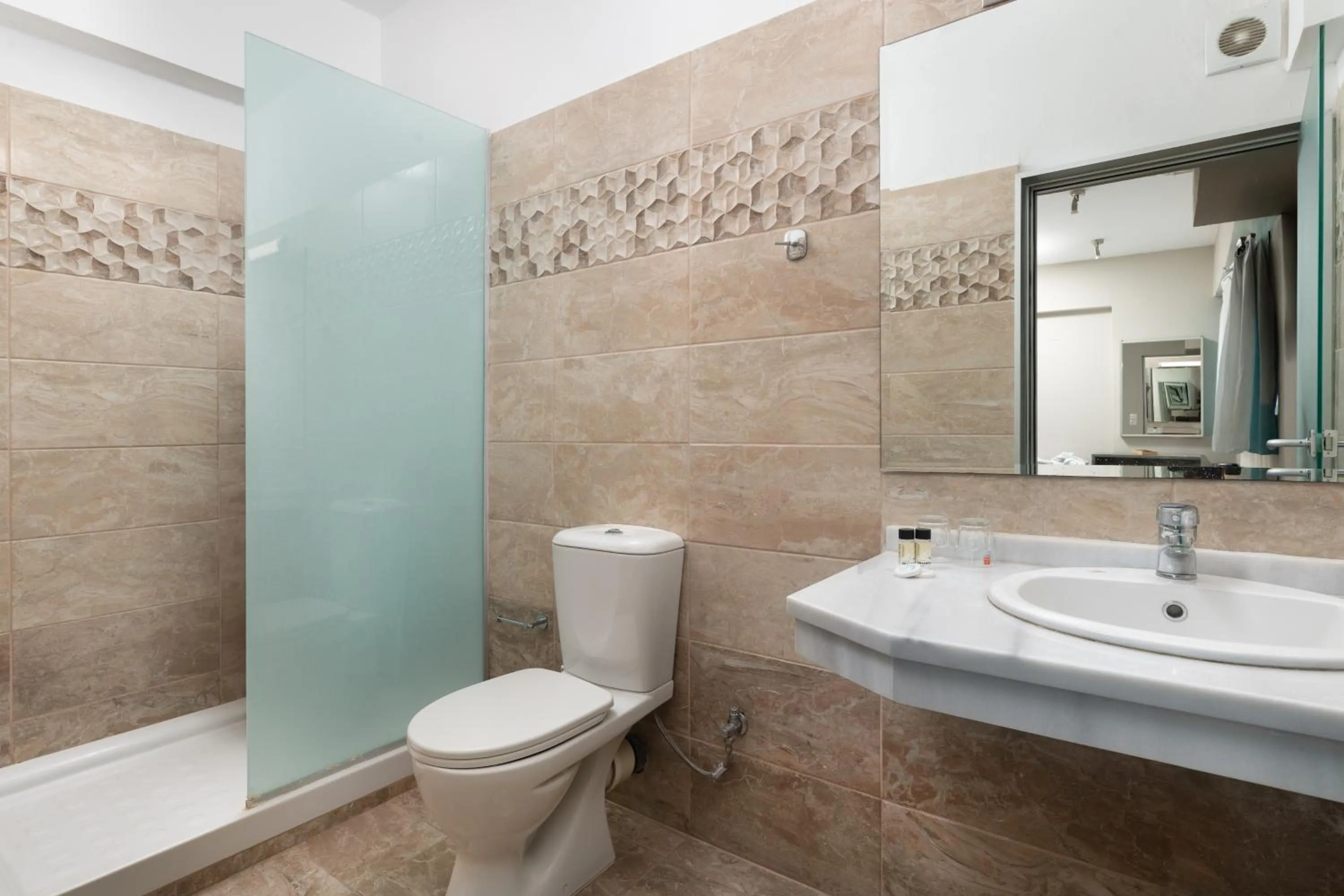 Bathroom in Lito Hotel