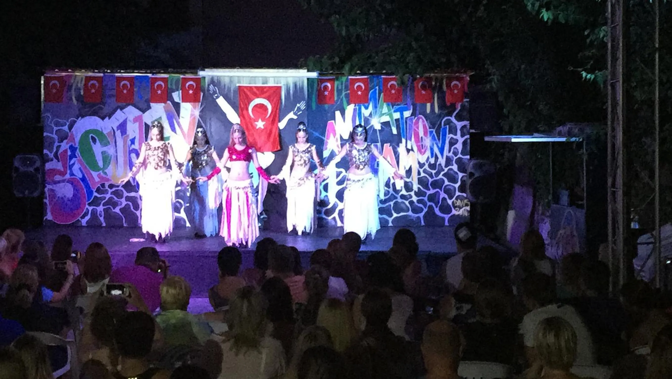 Evening entertainment in Selcukhan Hotel