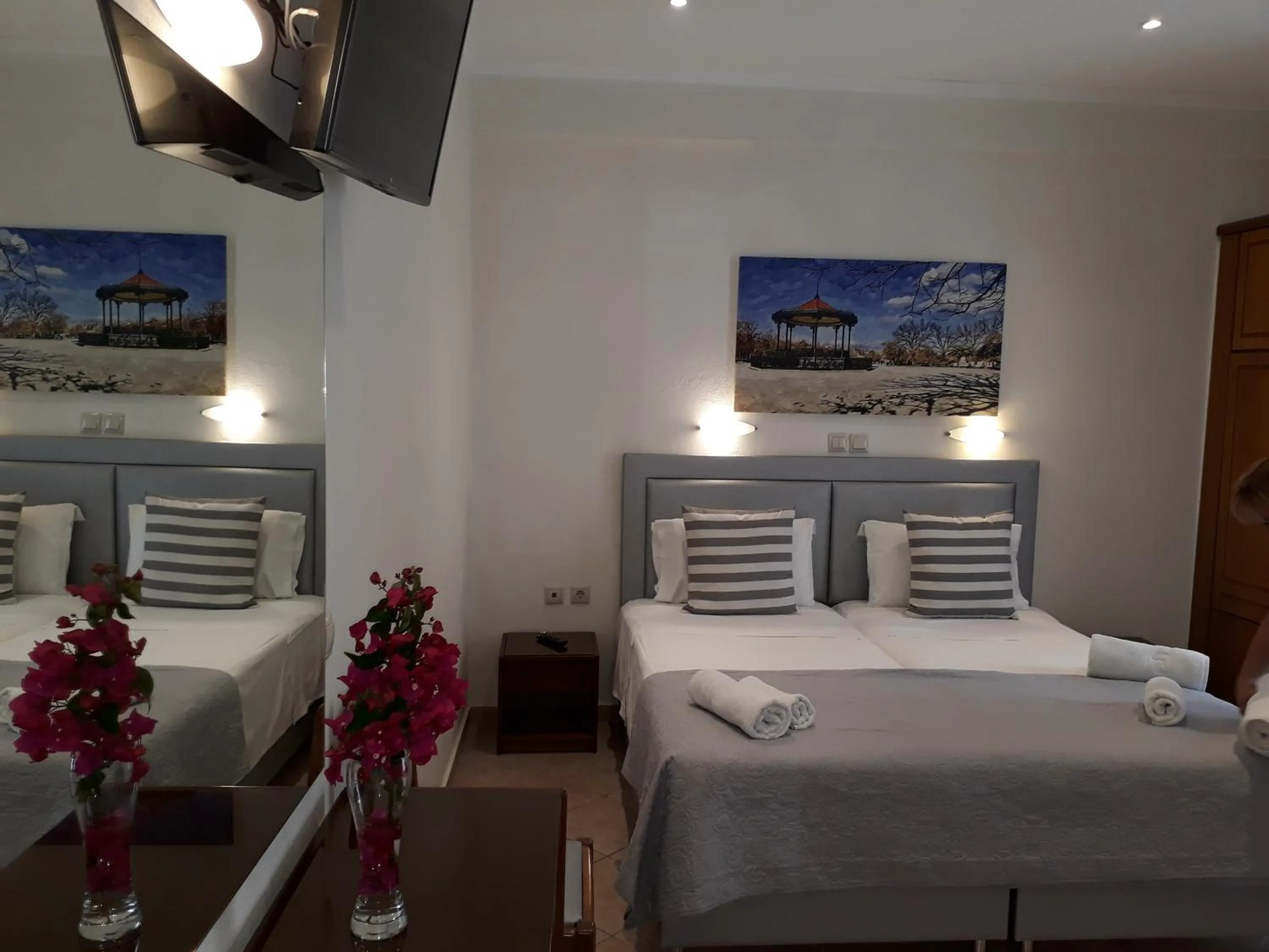 Bedroom, Bed in Angelica Hotel