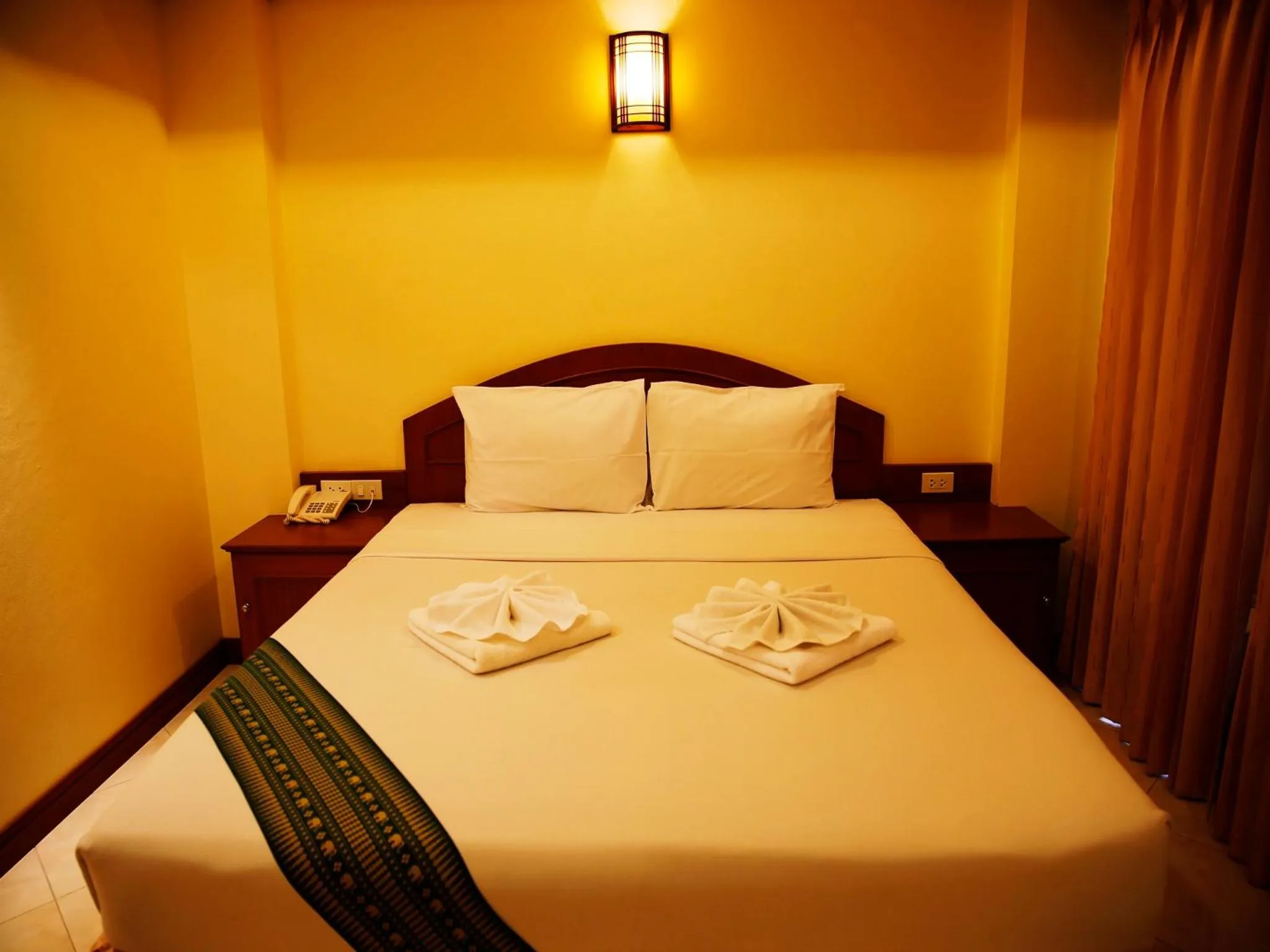 Property building, Bed in Baan SS Karon