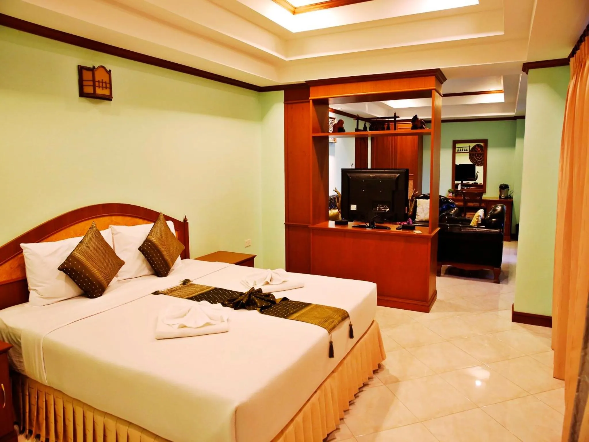 Property building, Bed in Baan SS Karon