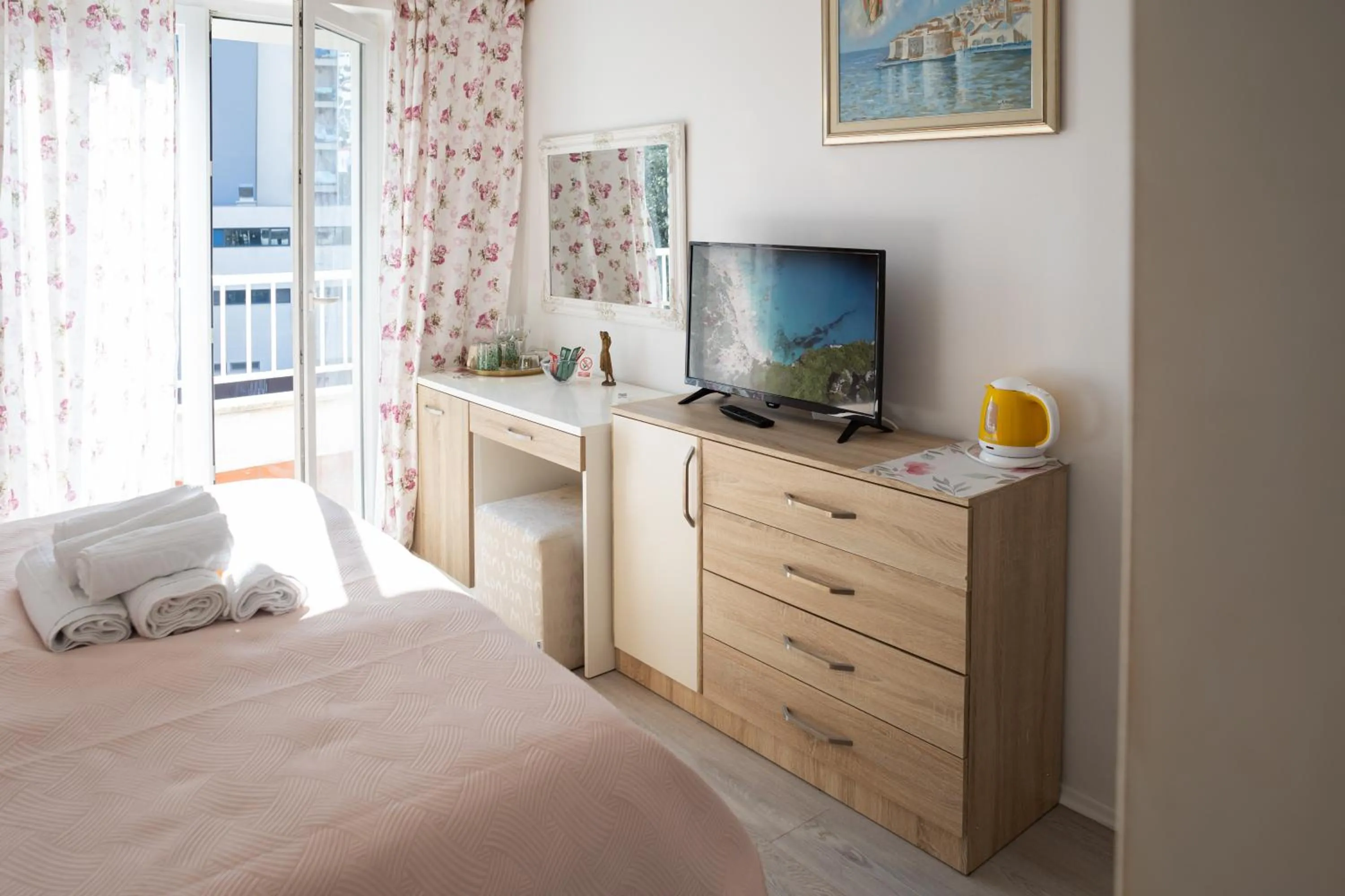 TV and multimedia, Bed in Villa Ruza