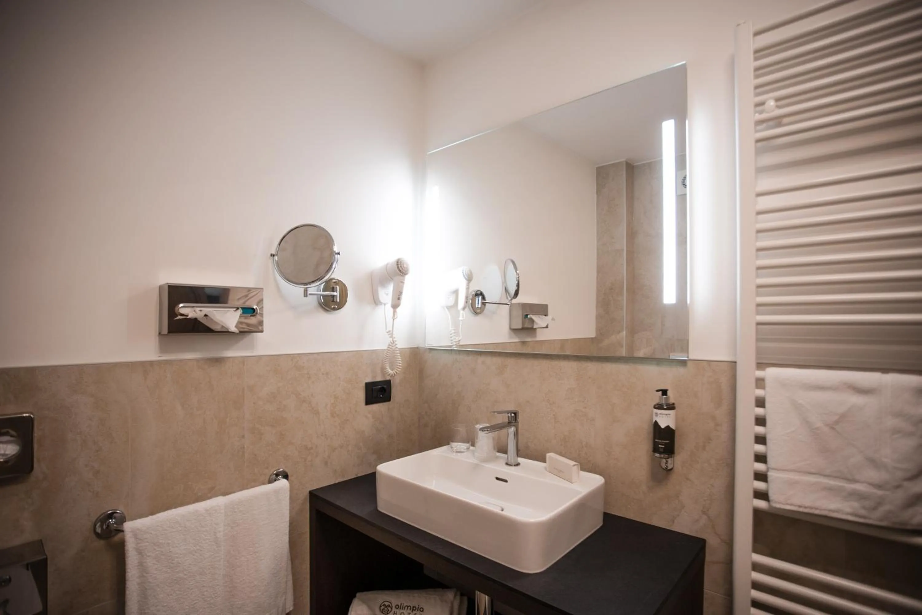 Bathroom in Olimpia Hotel