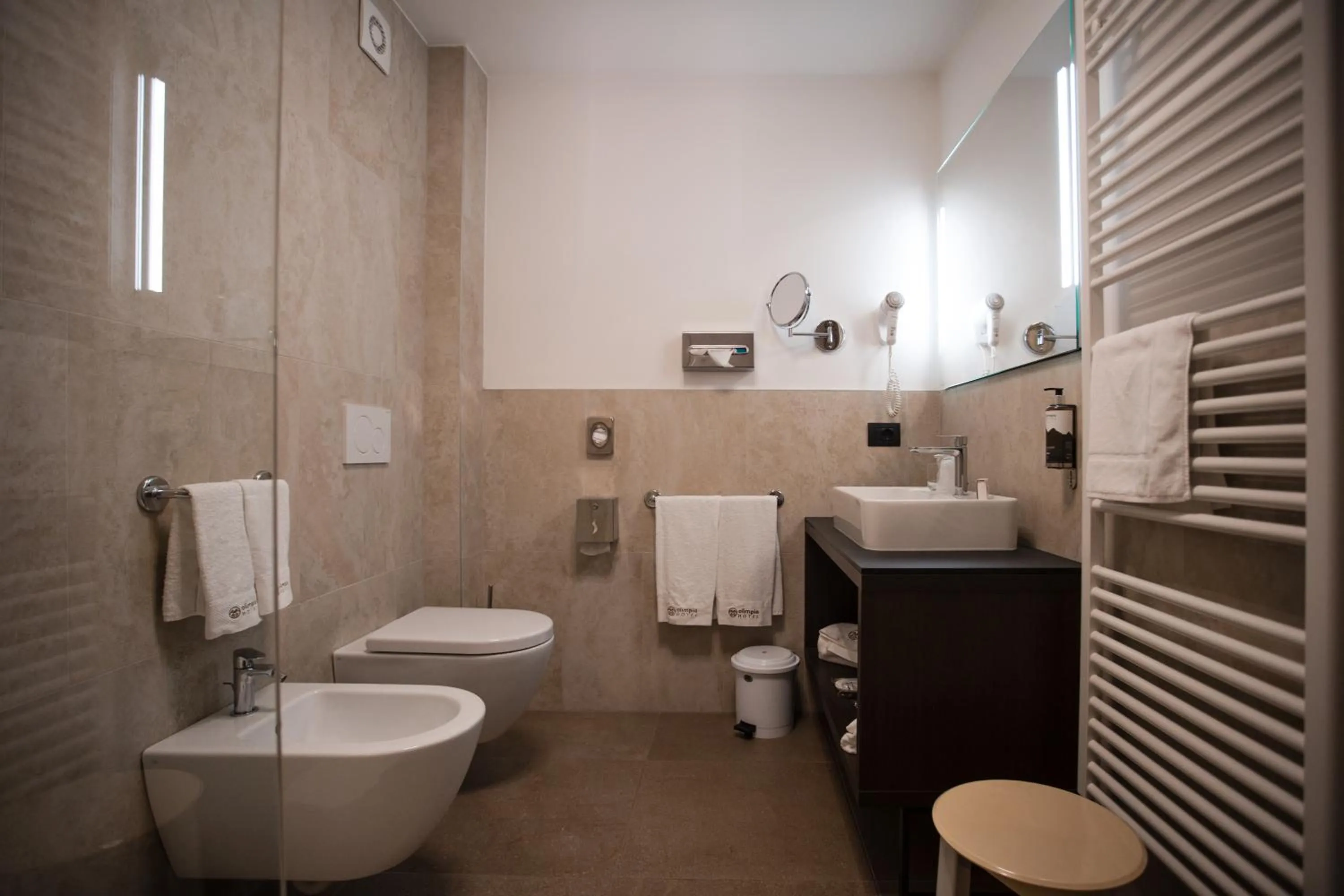 Bathroom in Olimpia Hotel