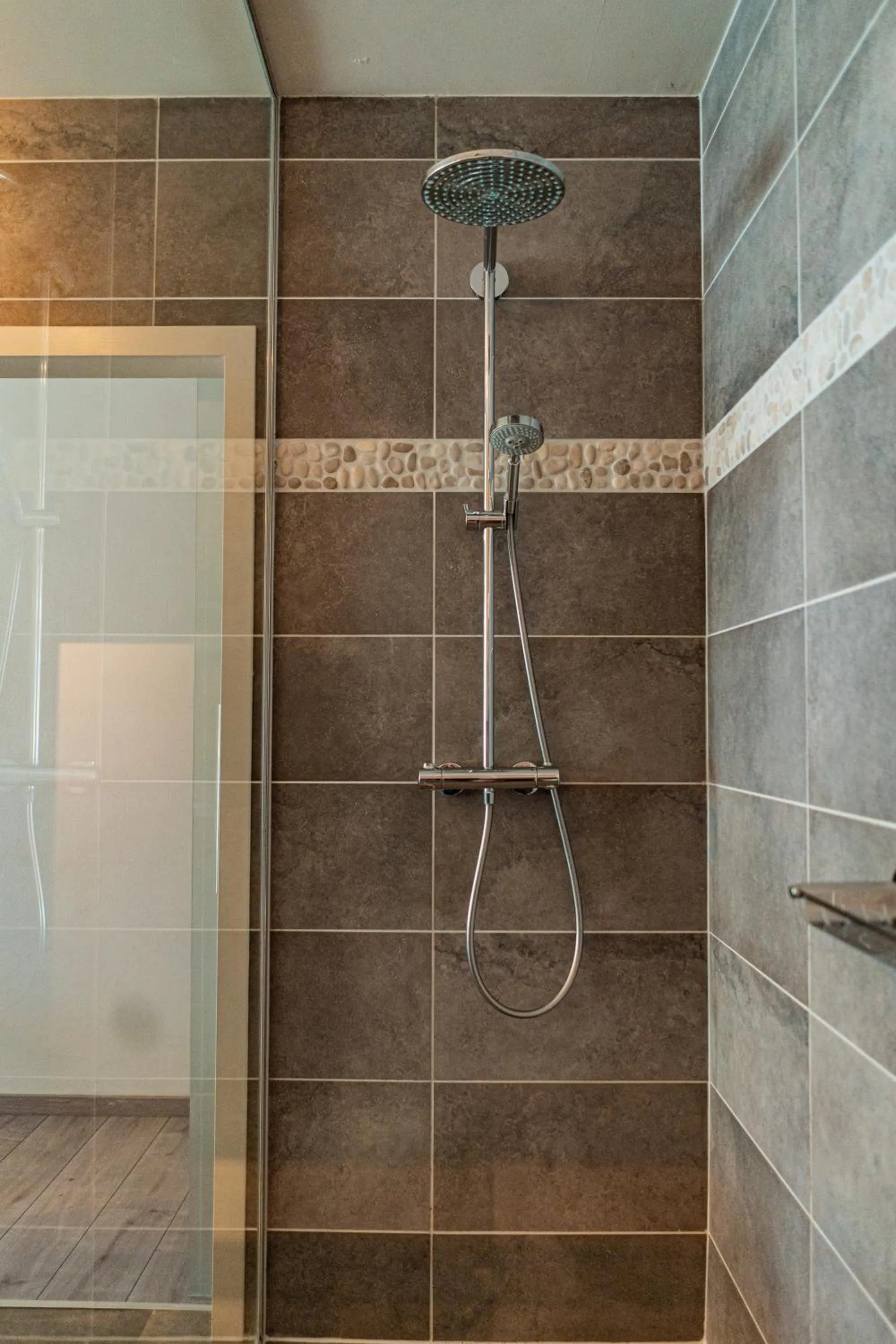 Shower in Abalona Hotel & Apartments