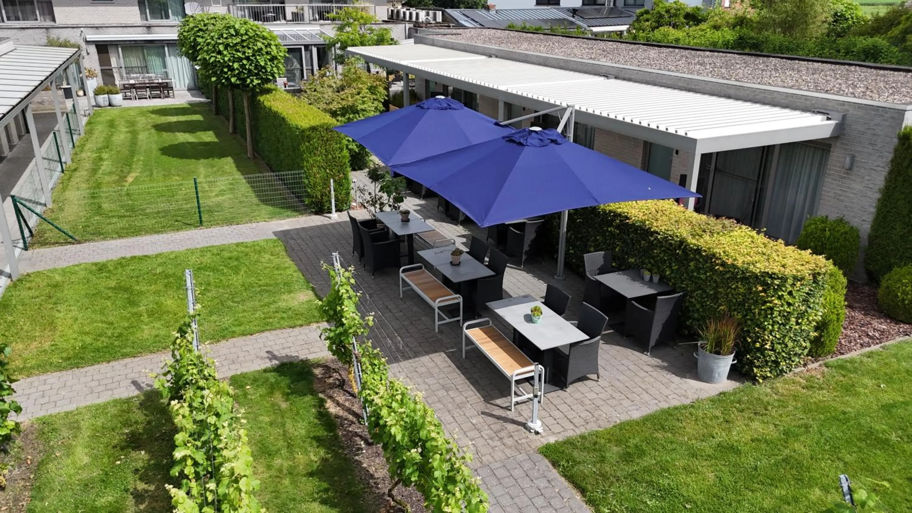 Property building in Abalona Hotel & Apartments