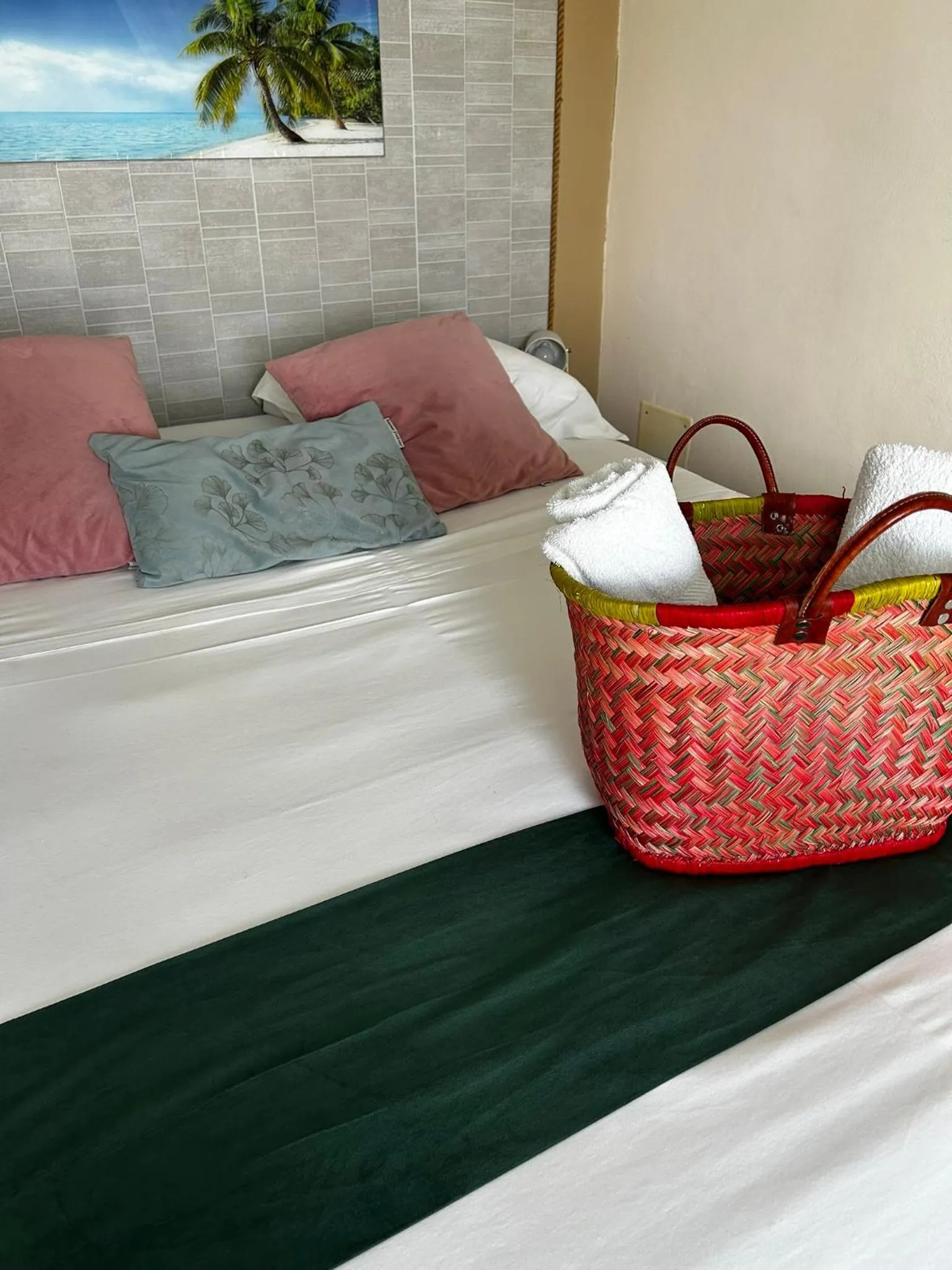 Bed in Hôtel Le Soleil Couchant