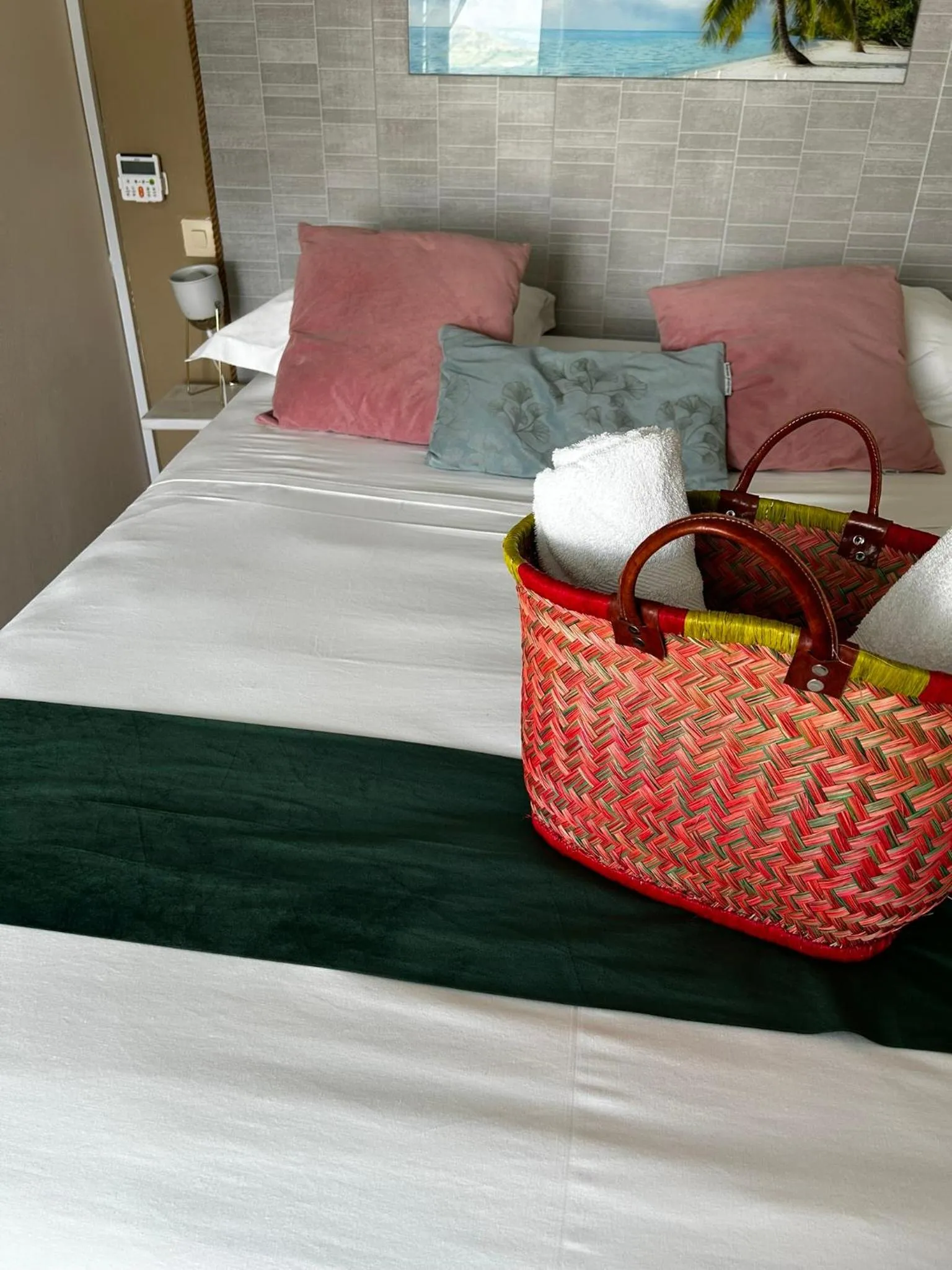 Bed in Hôtel Le Soleil Couchant