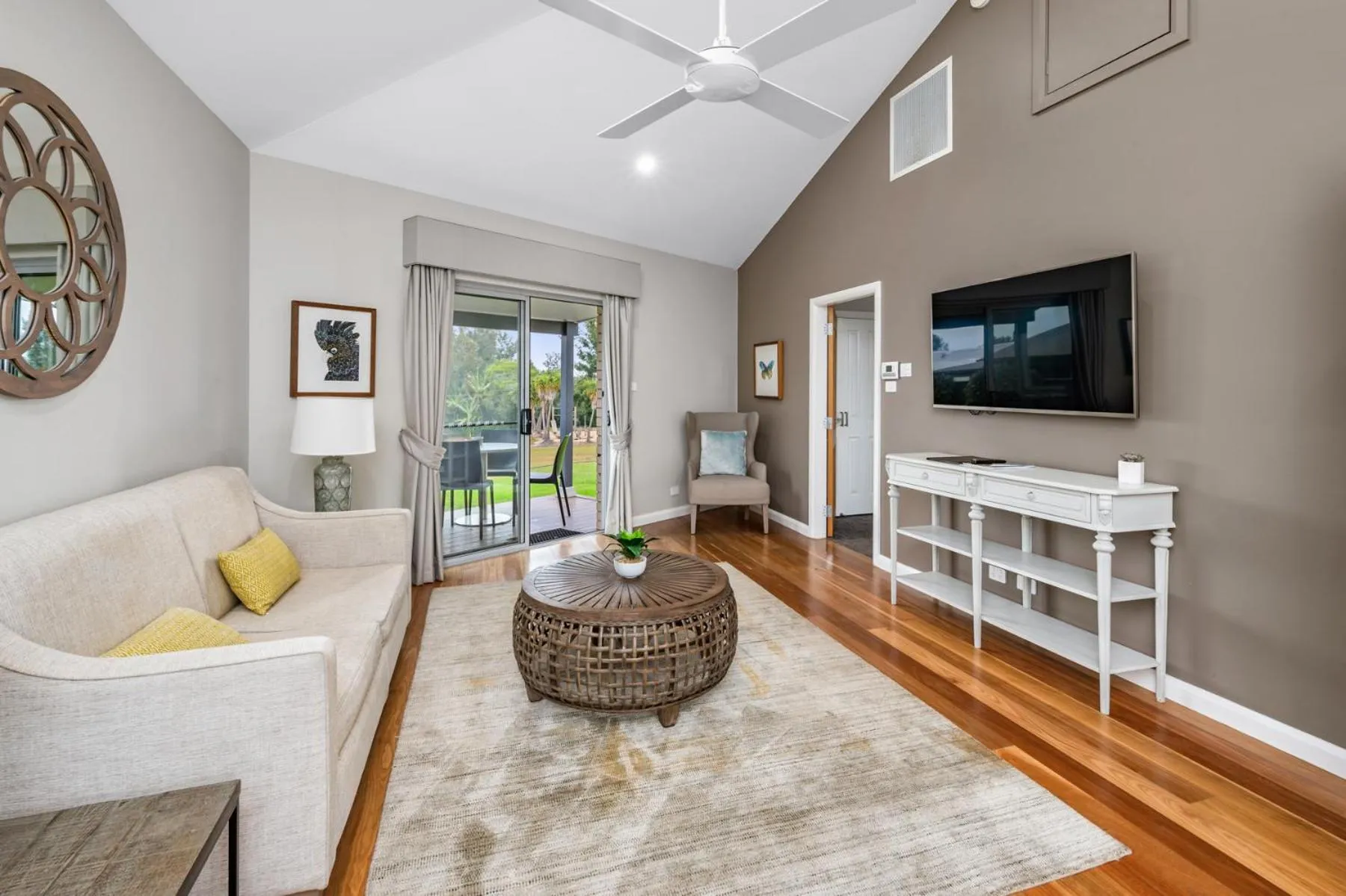 Living room in Hunter Oasis