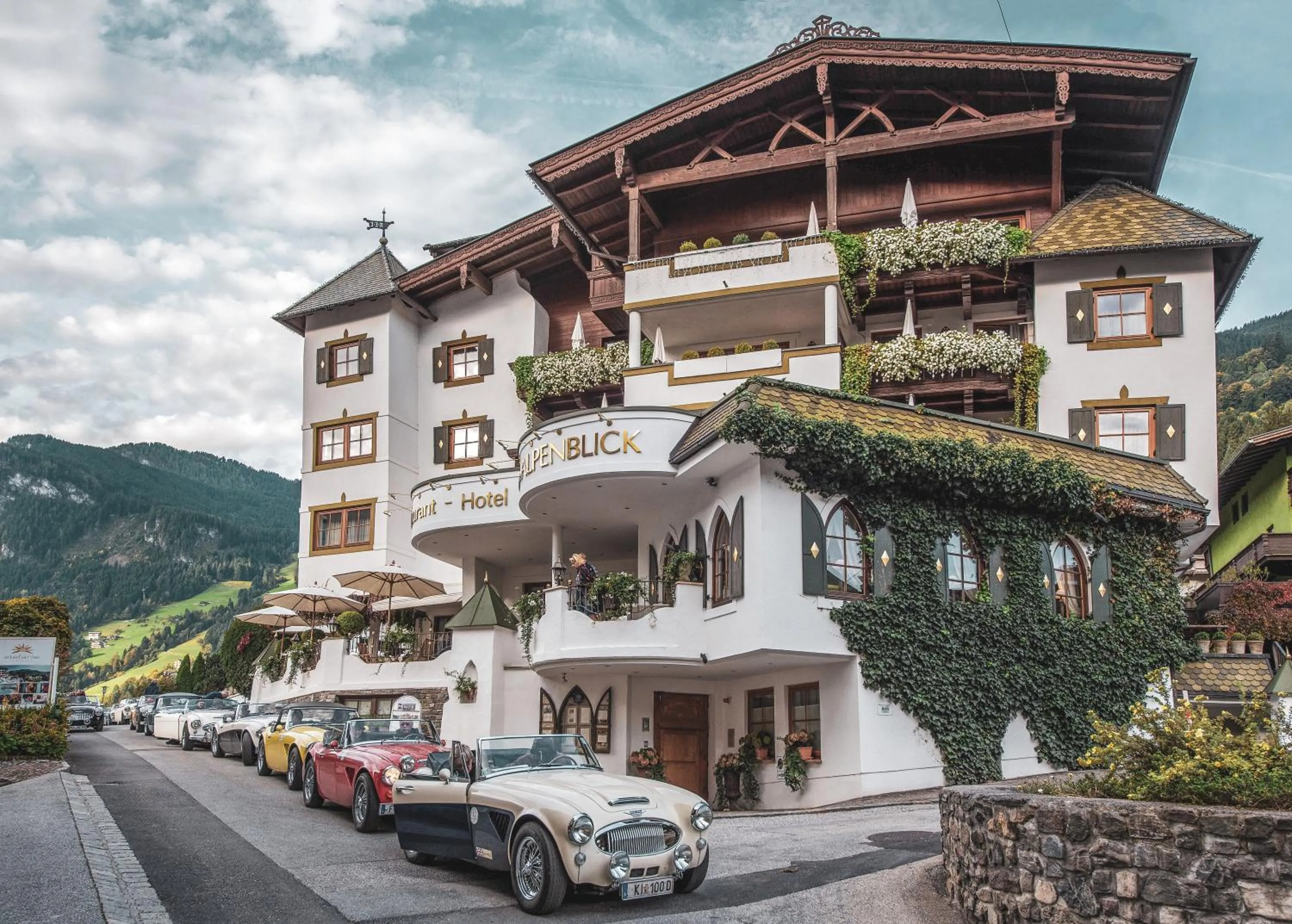 Facade/entrance in Hotel Alpenblick Zillertal