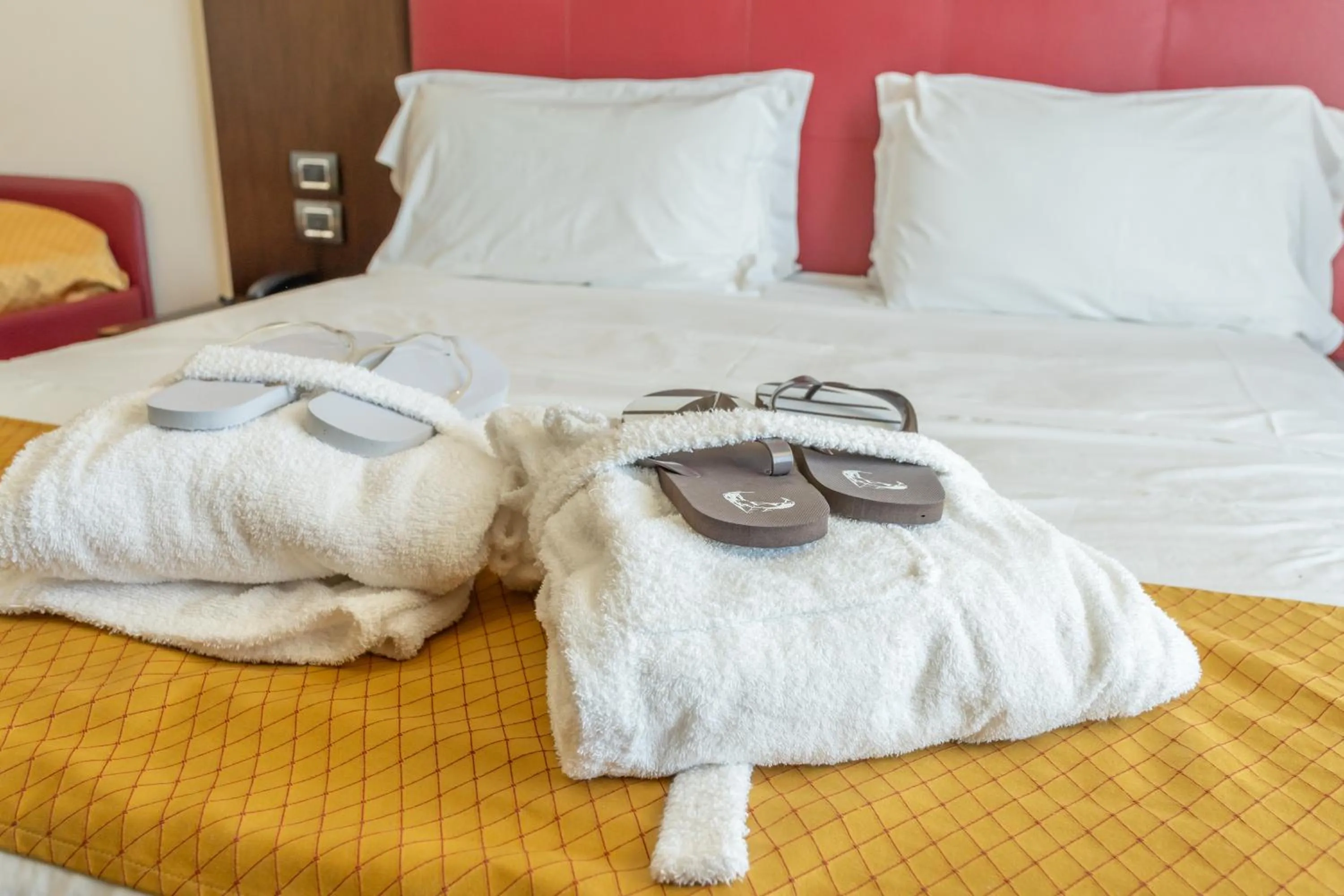 Bedroom, Bed in Terminal Palace & SPA