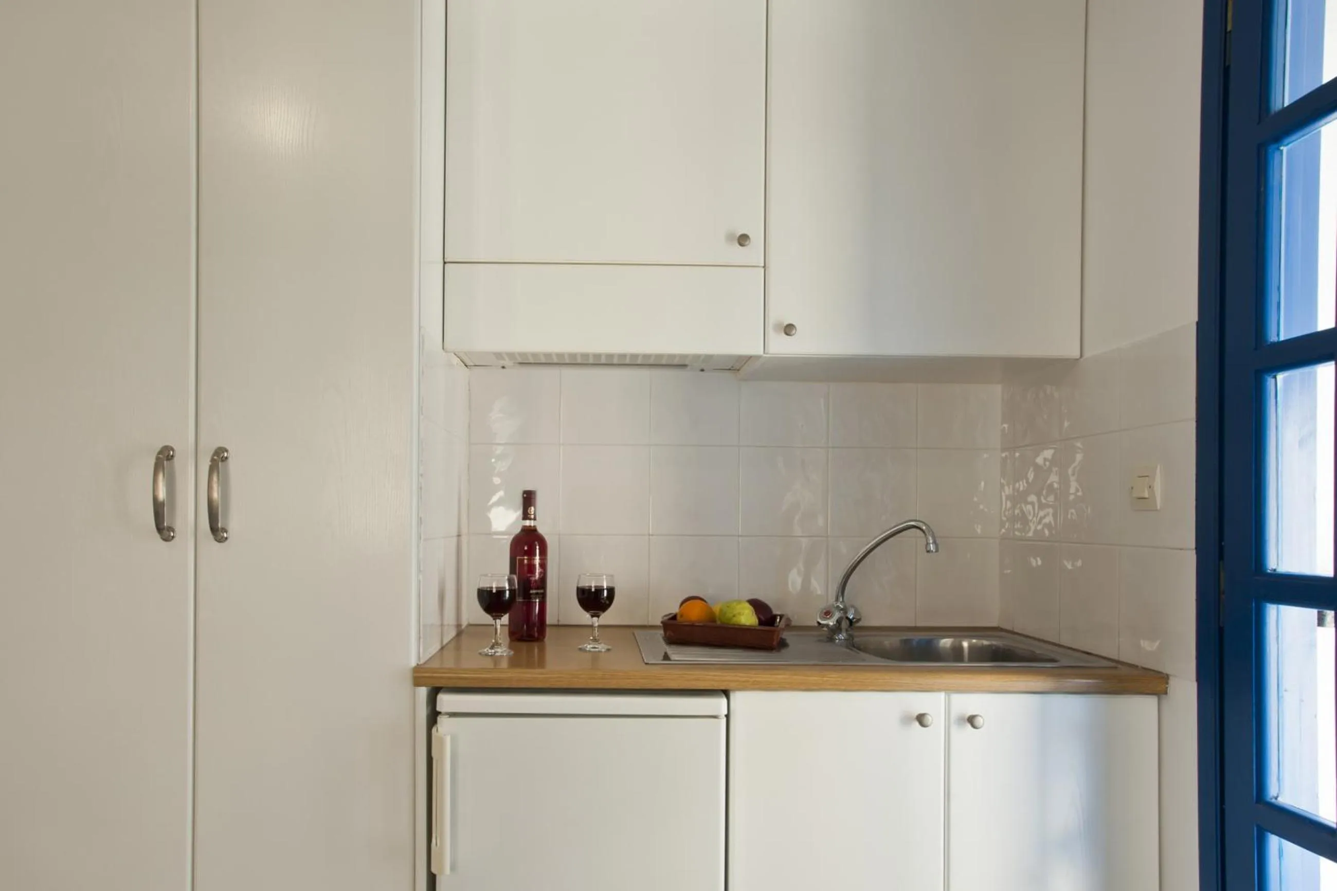 Kitchen or kitchenette in Ancient Thera Studios