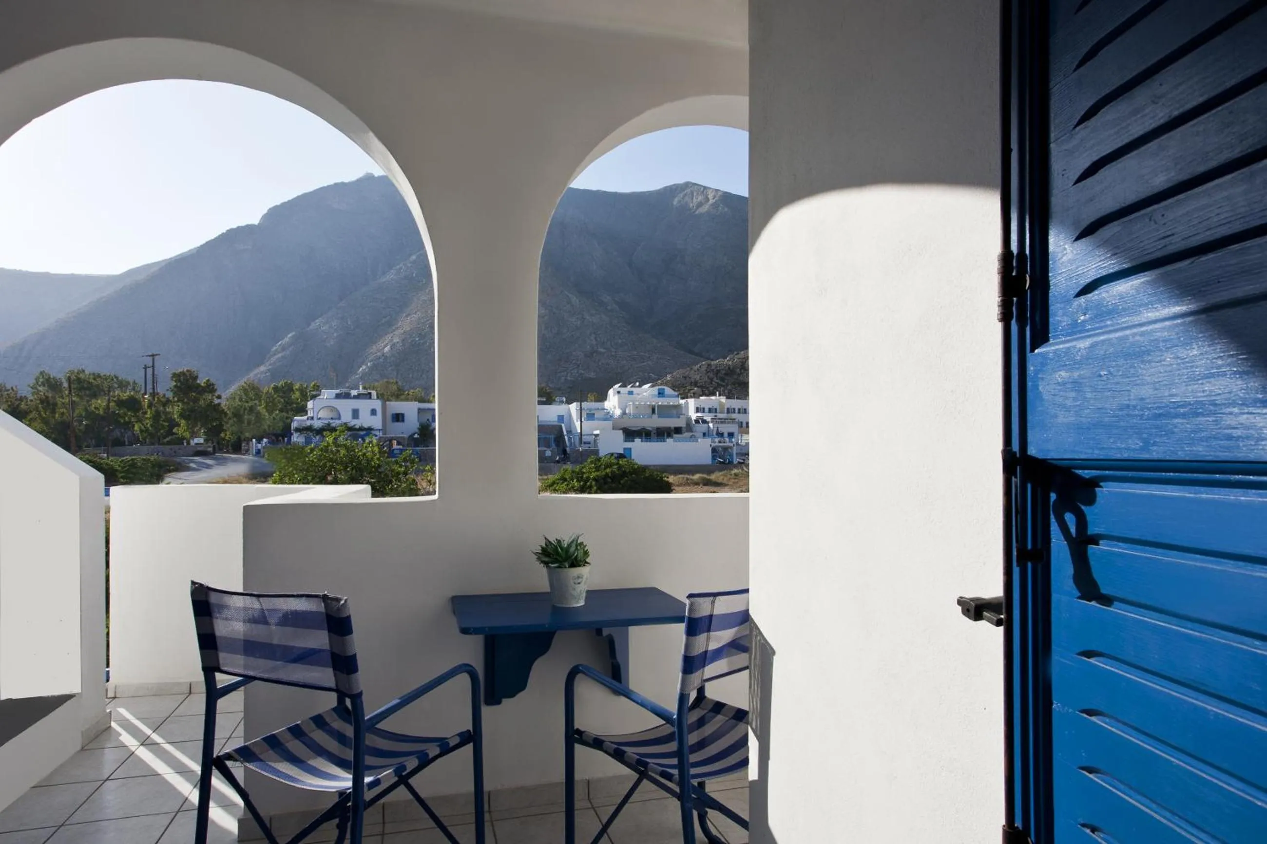 Balcony/Terrace in Ancient Thera Studios