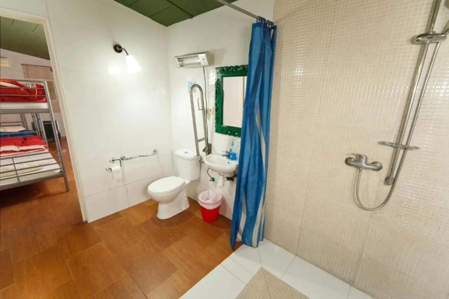 Shower in La Casa Verde