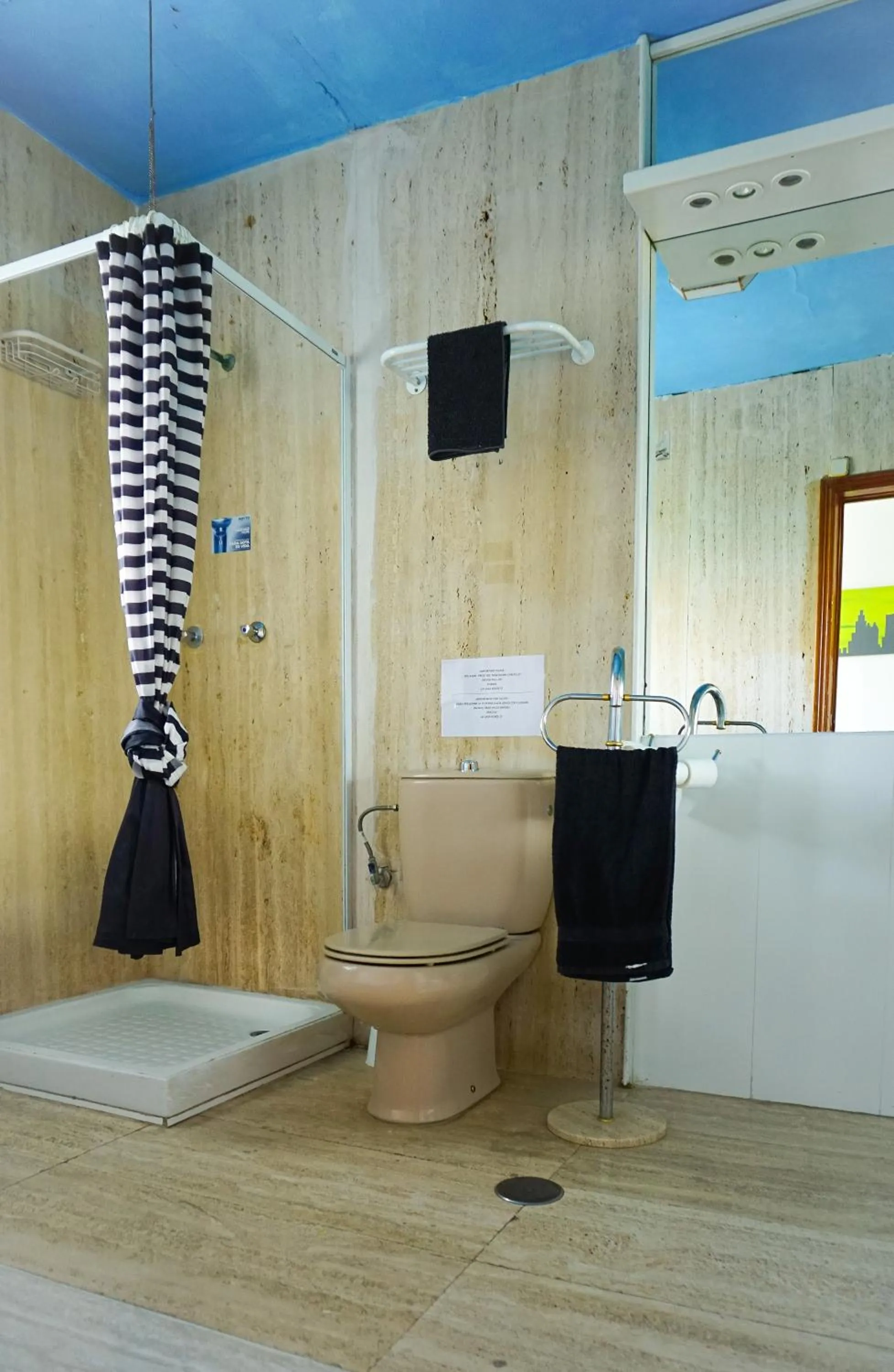 Shower in La Casa Verde