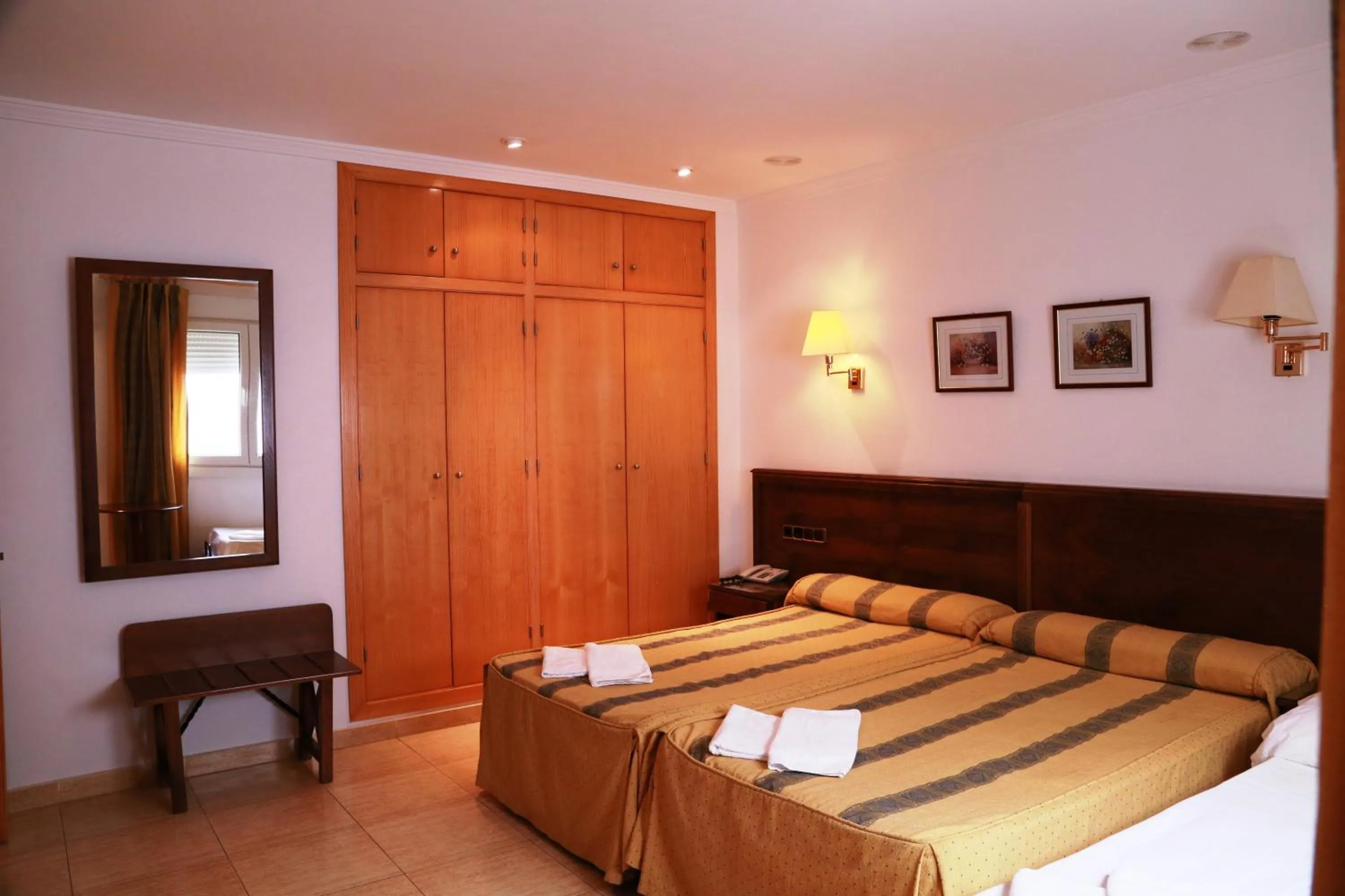 Photo of the whole room, Bed in Hotel Tio Felipe