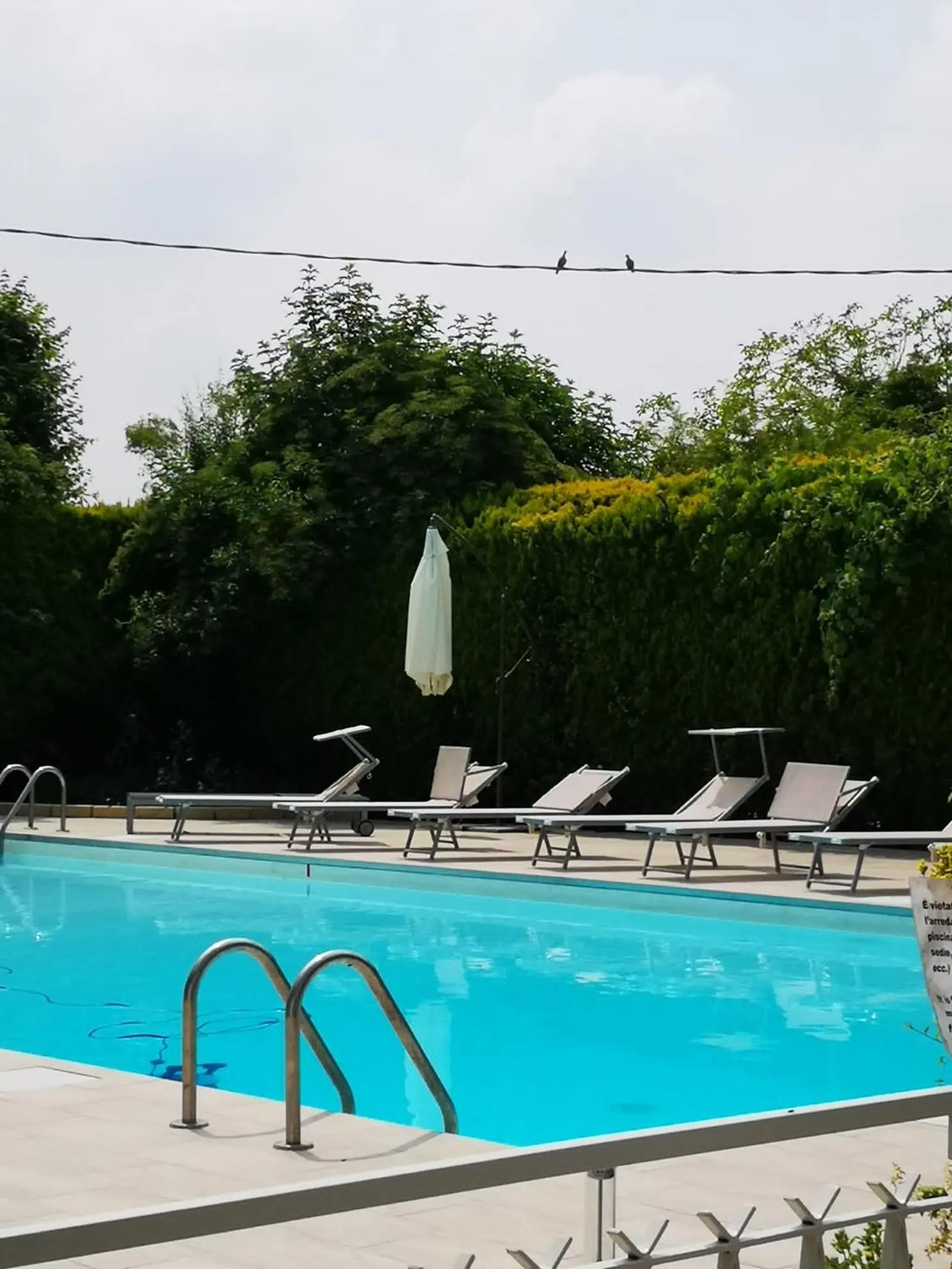 Pool view in Albergo Zoello Je Suis