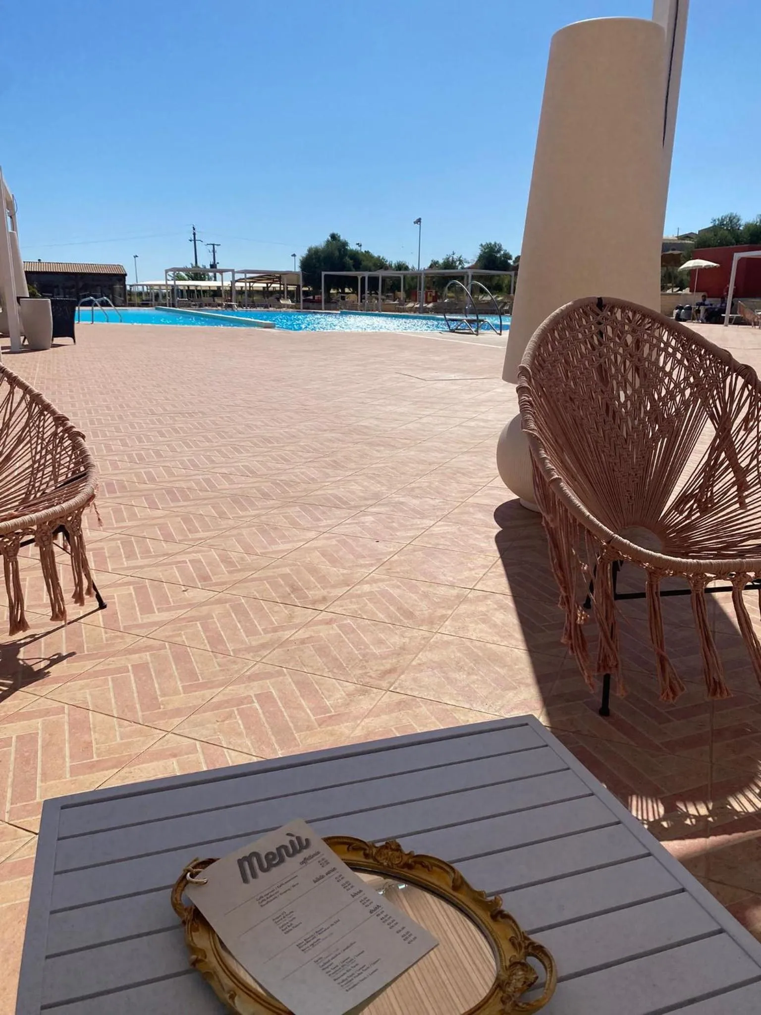 Swimming pool in Hotel Borgo Don Chisciotte