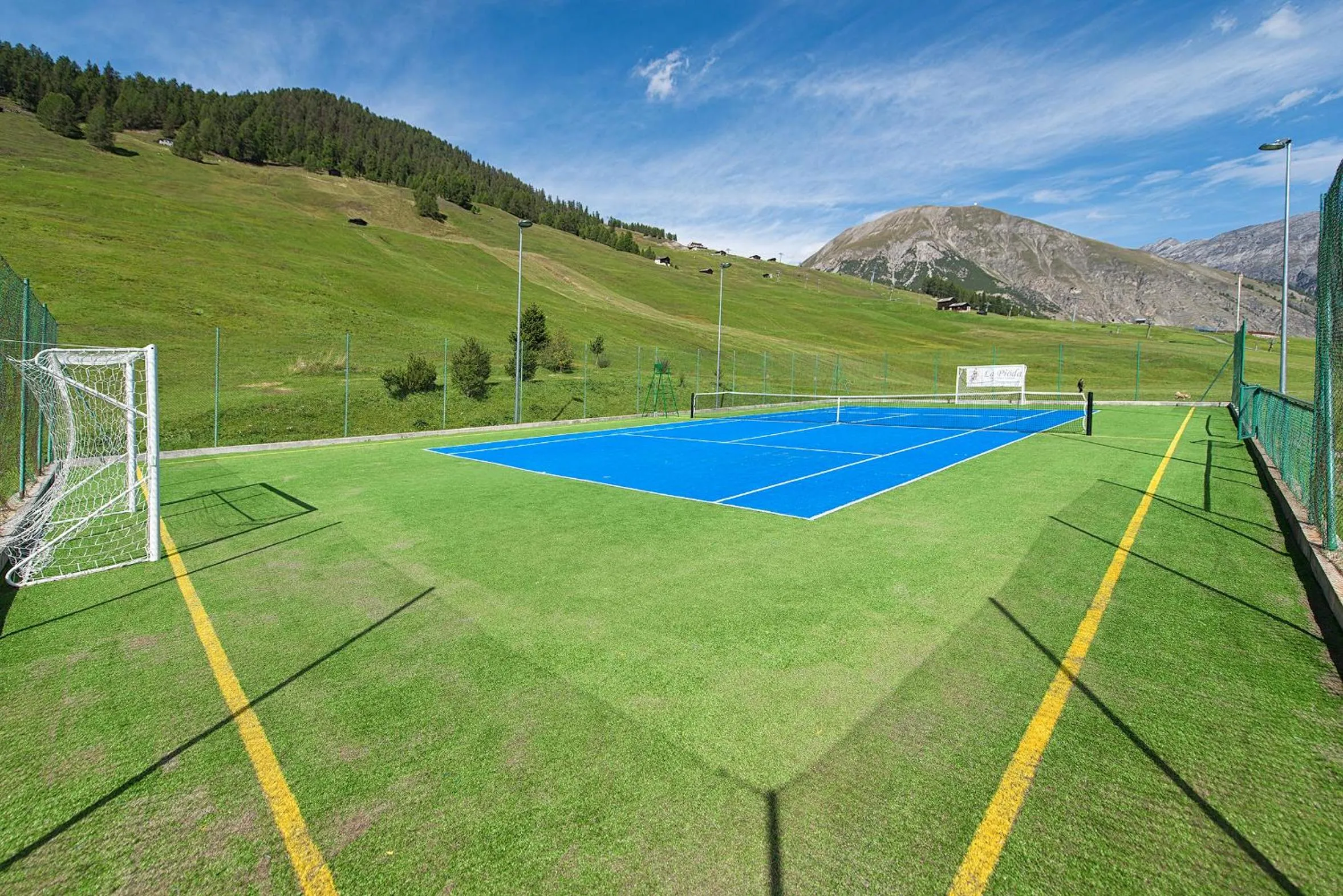 Tennis court in Hotel Posta