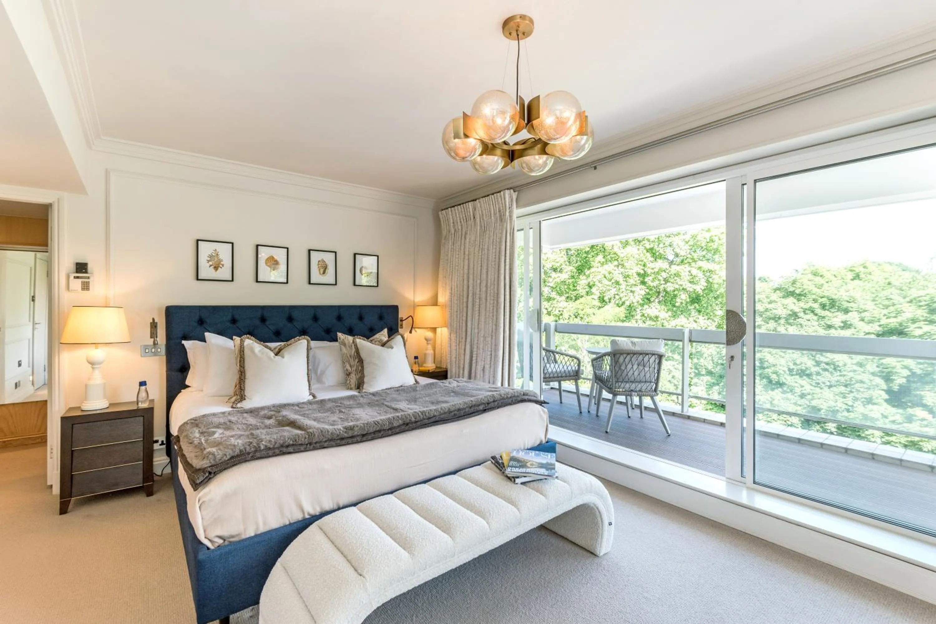 Bed in Buckingham & Lloyds