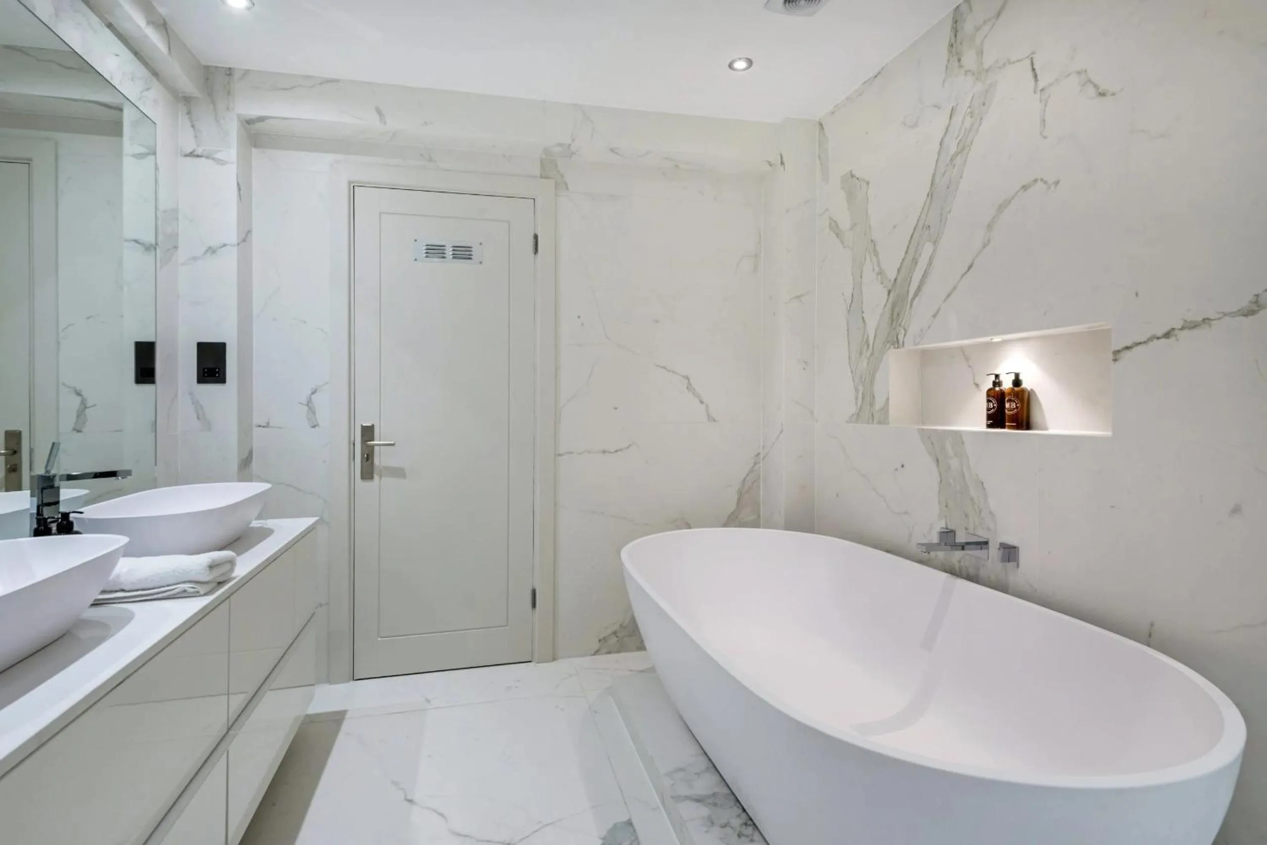 Bathroom in Buckingham & Lloyds