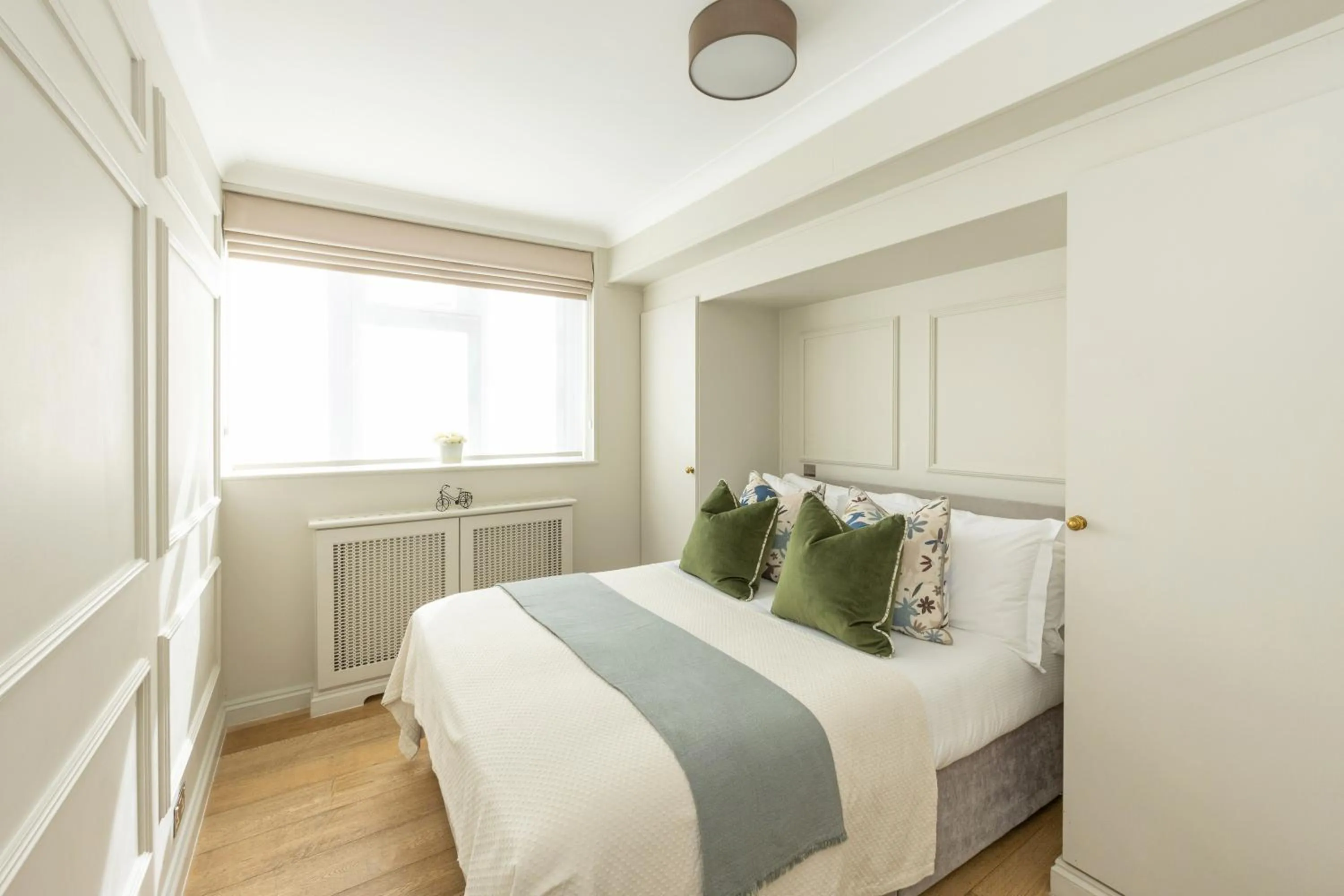 Bedroom, Bed in Buckingham & Lloyds