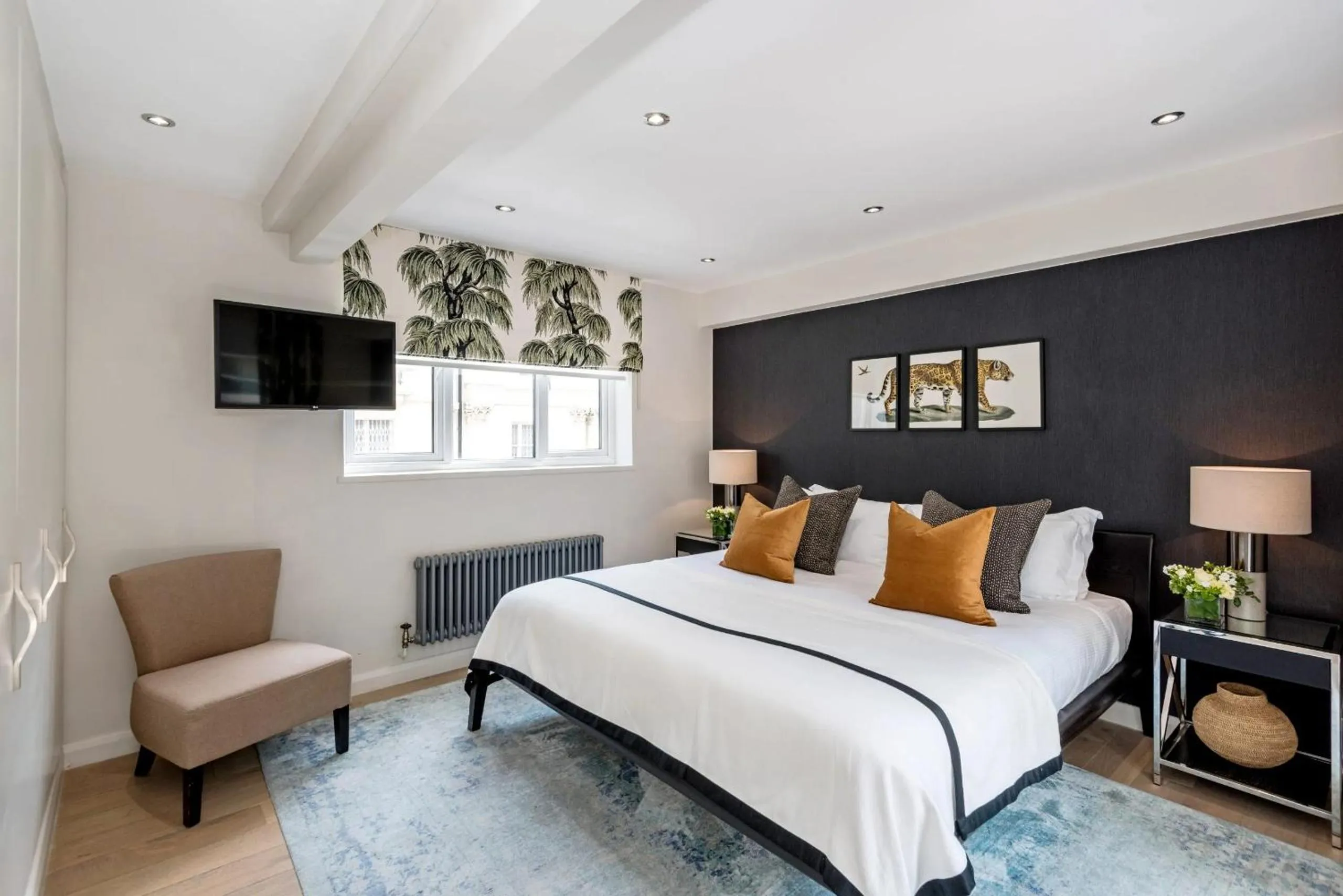 Bed in Buckingham & Lloyds