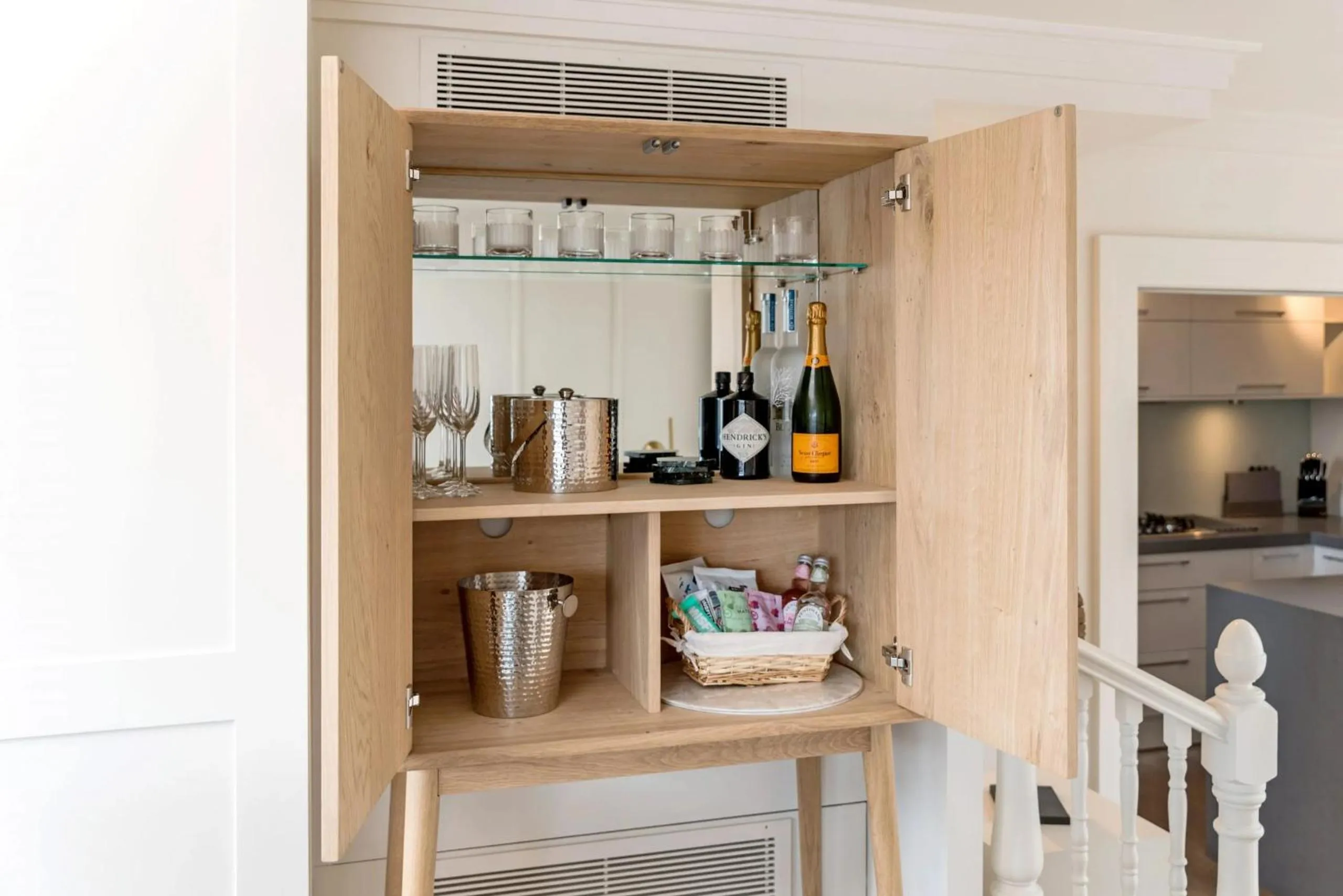 minibar in Buckingham & Lloyds