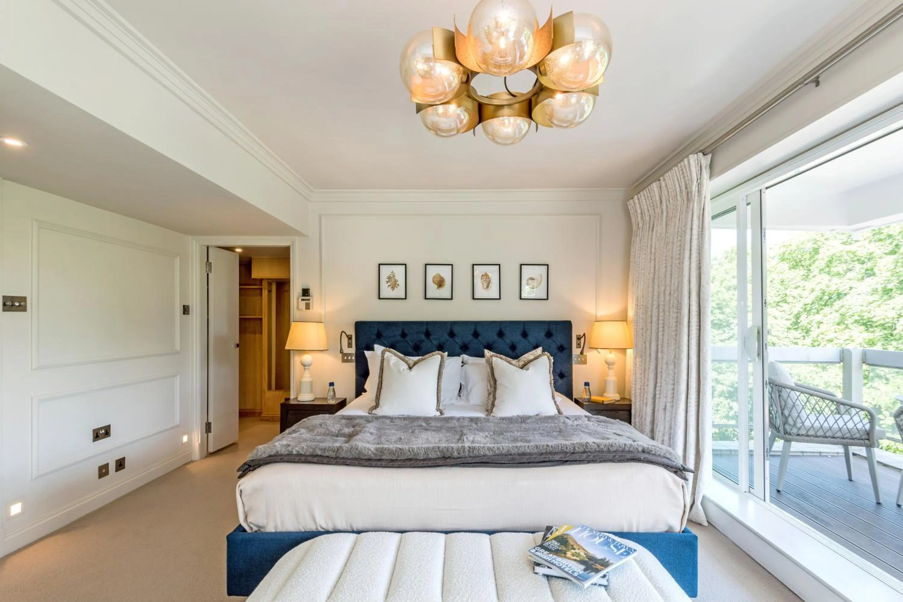 Bed in Buckingham & Lloyds