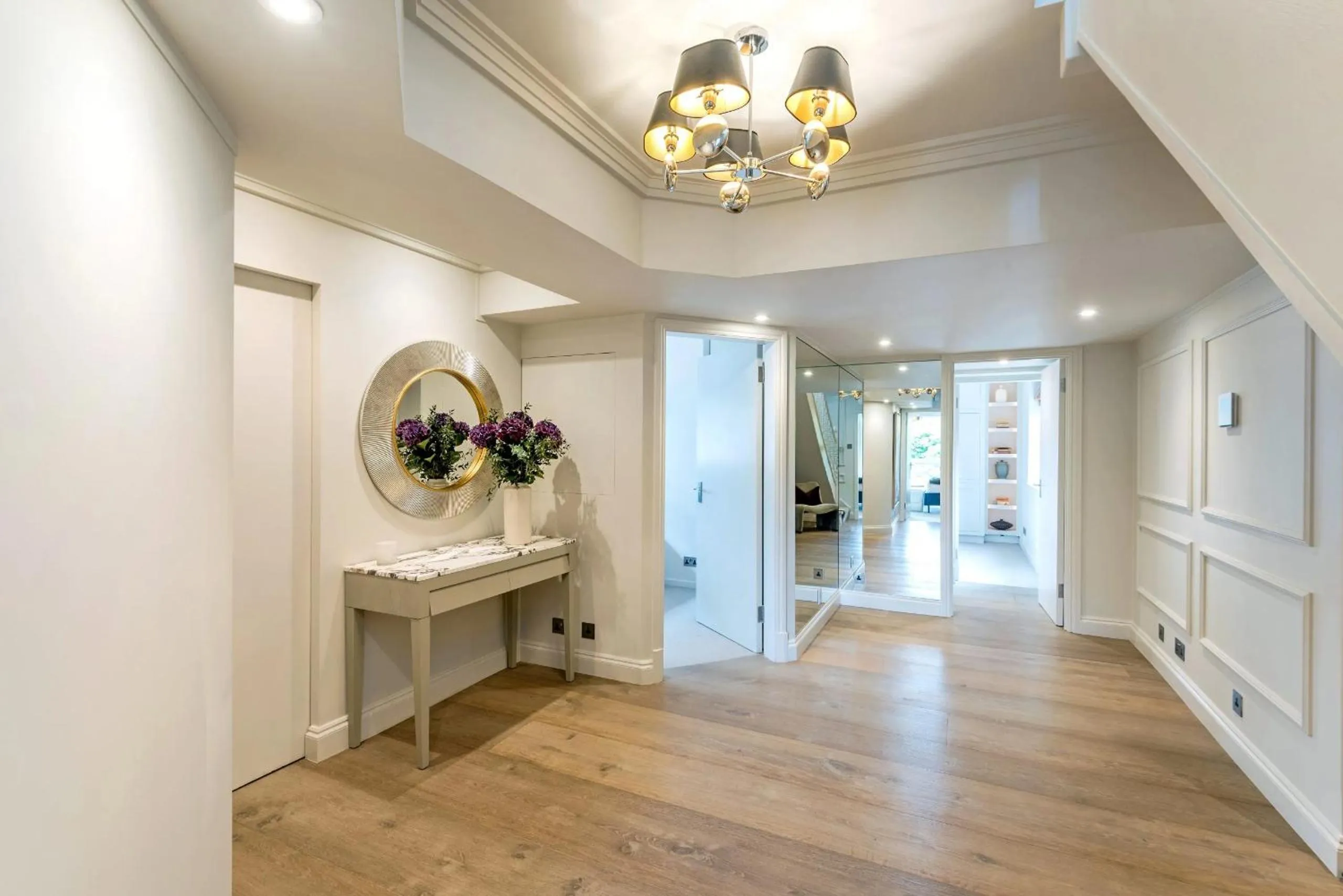 Decorative detail in Buckingham & Lloyds