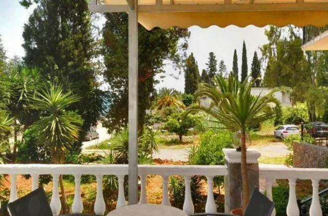 Garden in Hotel Pyrros