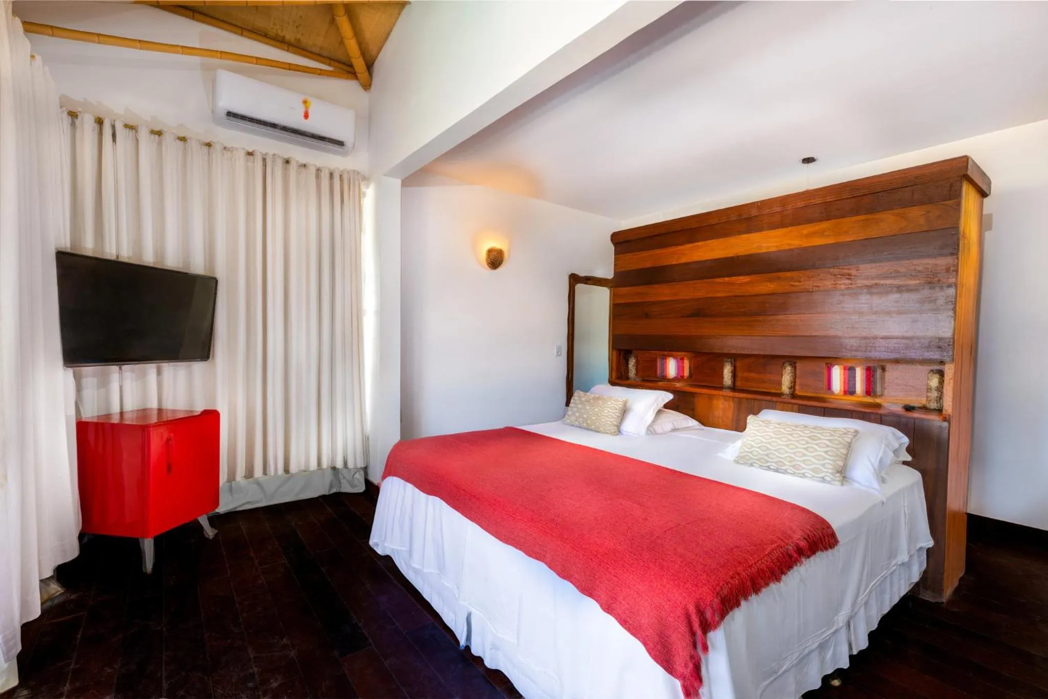 Photo of the whole room, Bed in Vila Coqueiros Boutique Hotel