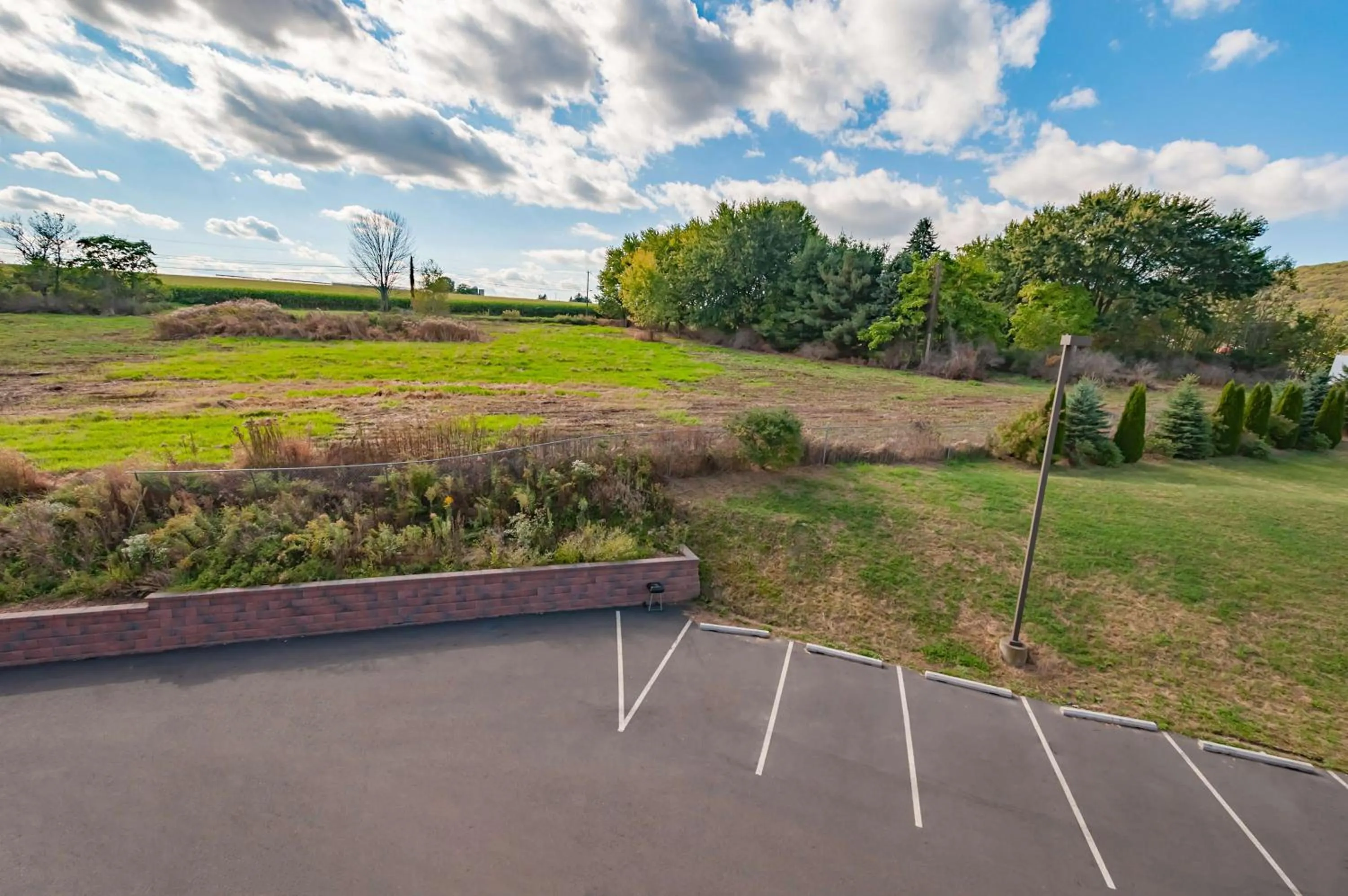 Property building in Motel 6-Drums