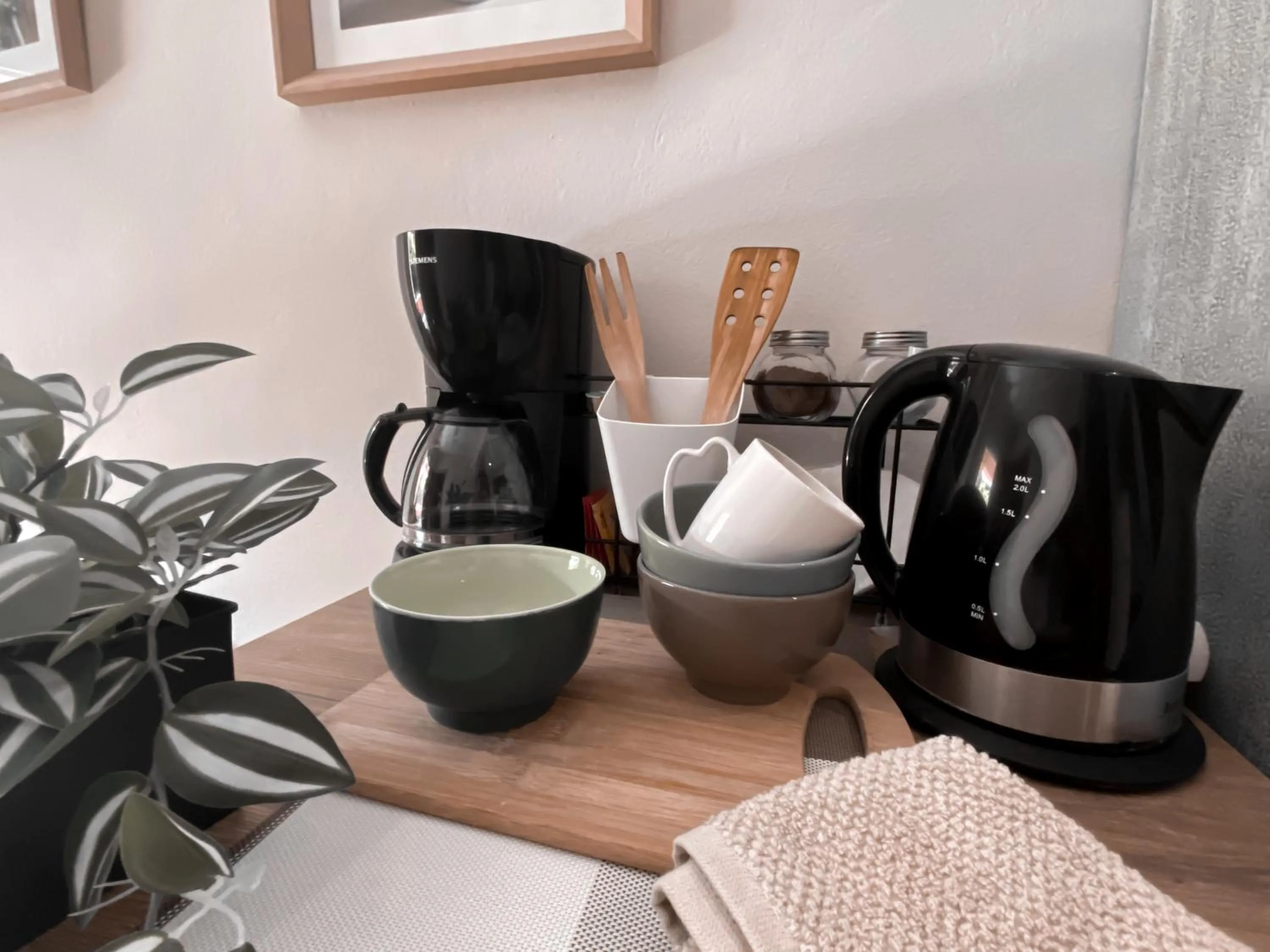 Coffee/tea facilities in Kaloudis Studios & Apartments