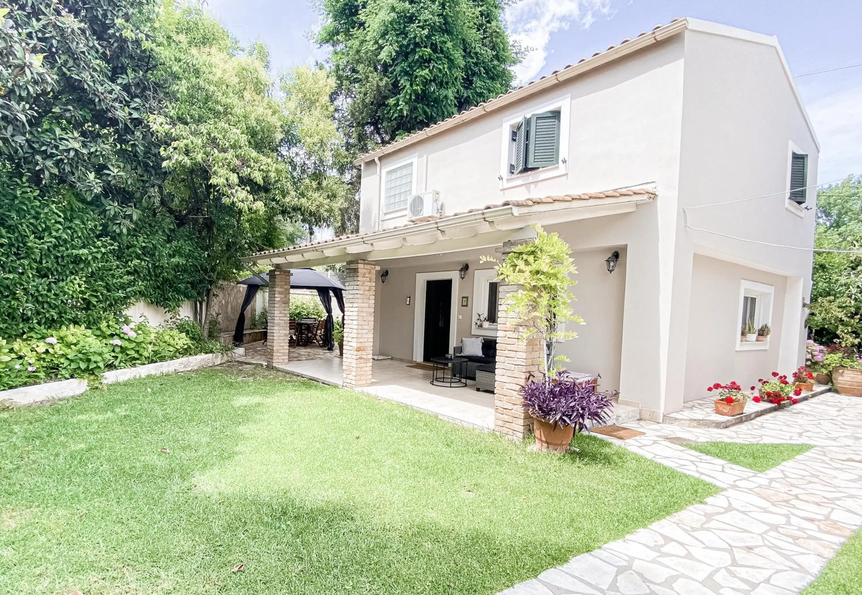 Property building in Kaloudis Studios & Apartments