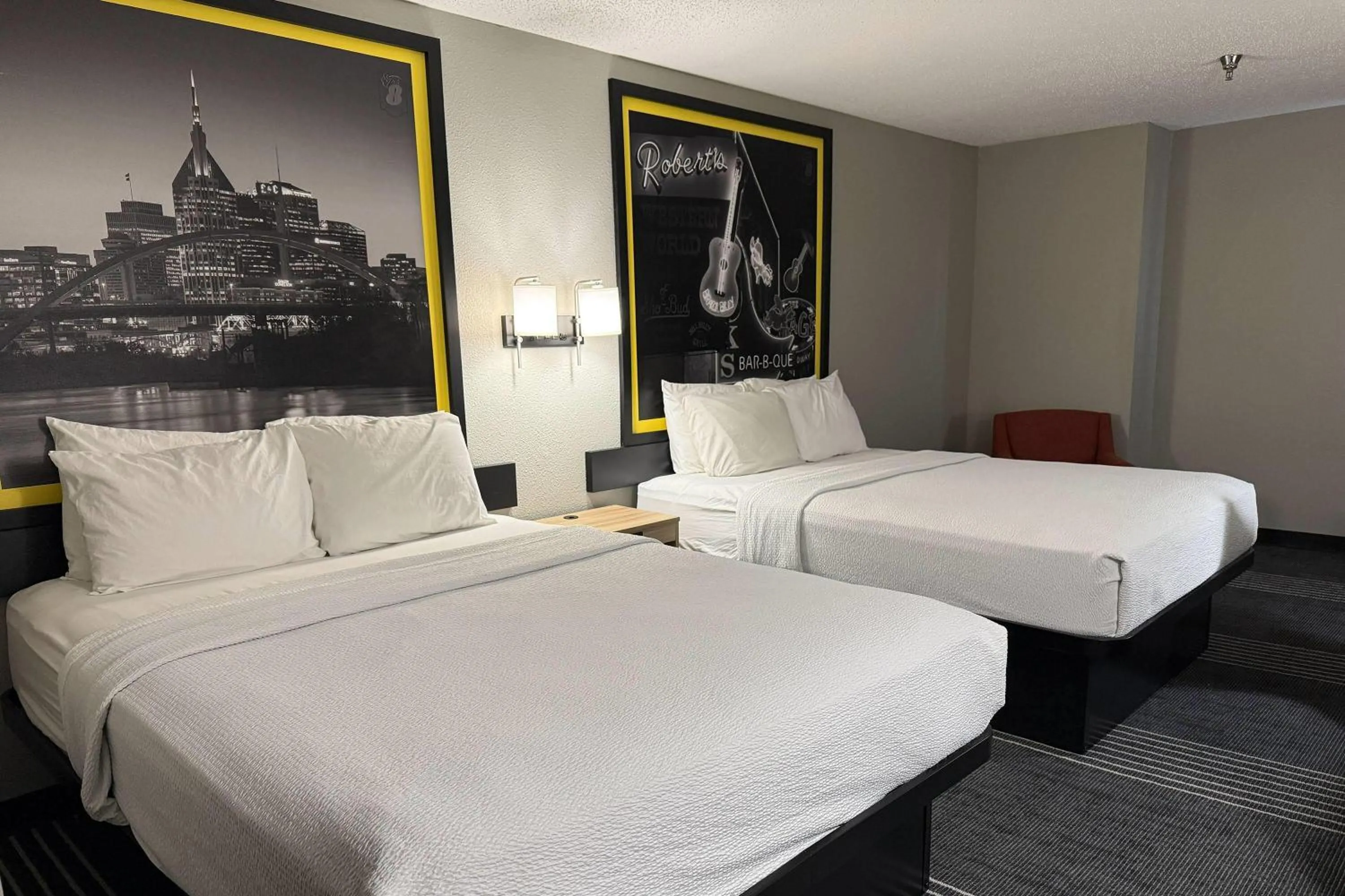 Photo of the whole room, Bed in Super 8 by Wyndham Chattanooga East - Hamilton Place