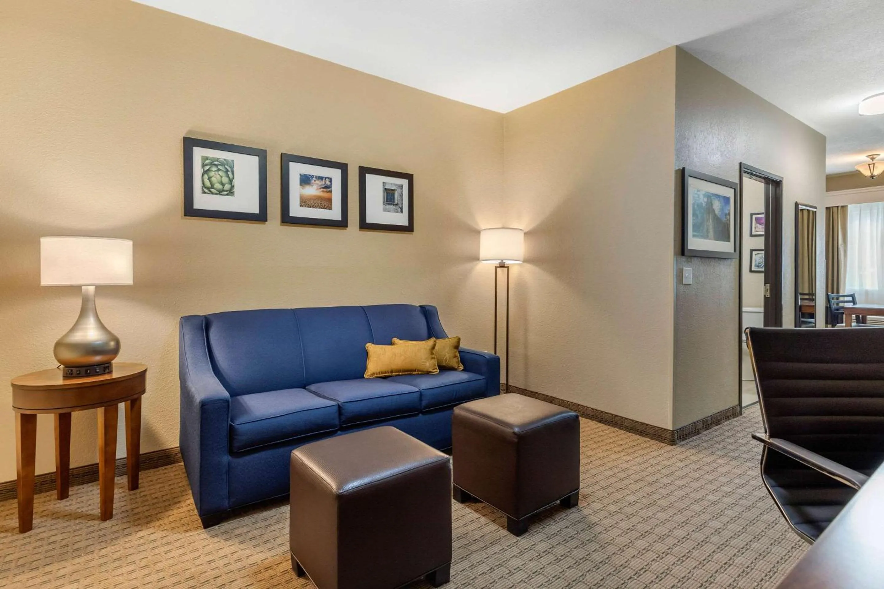 Bedroom in Comfort Suites San Antonio Airport North