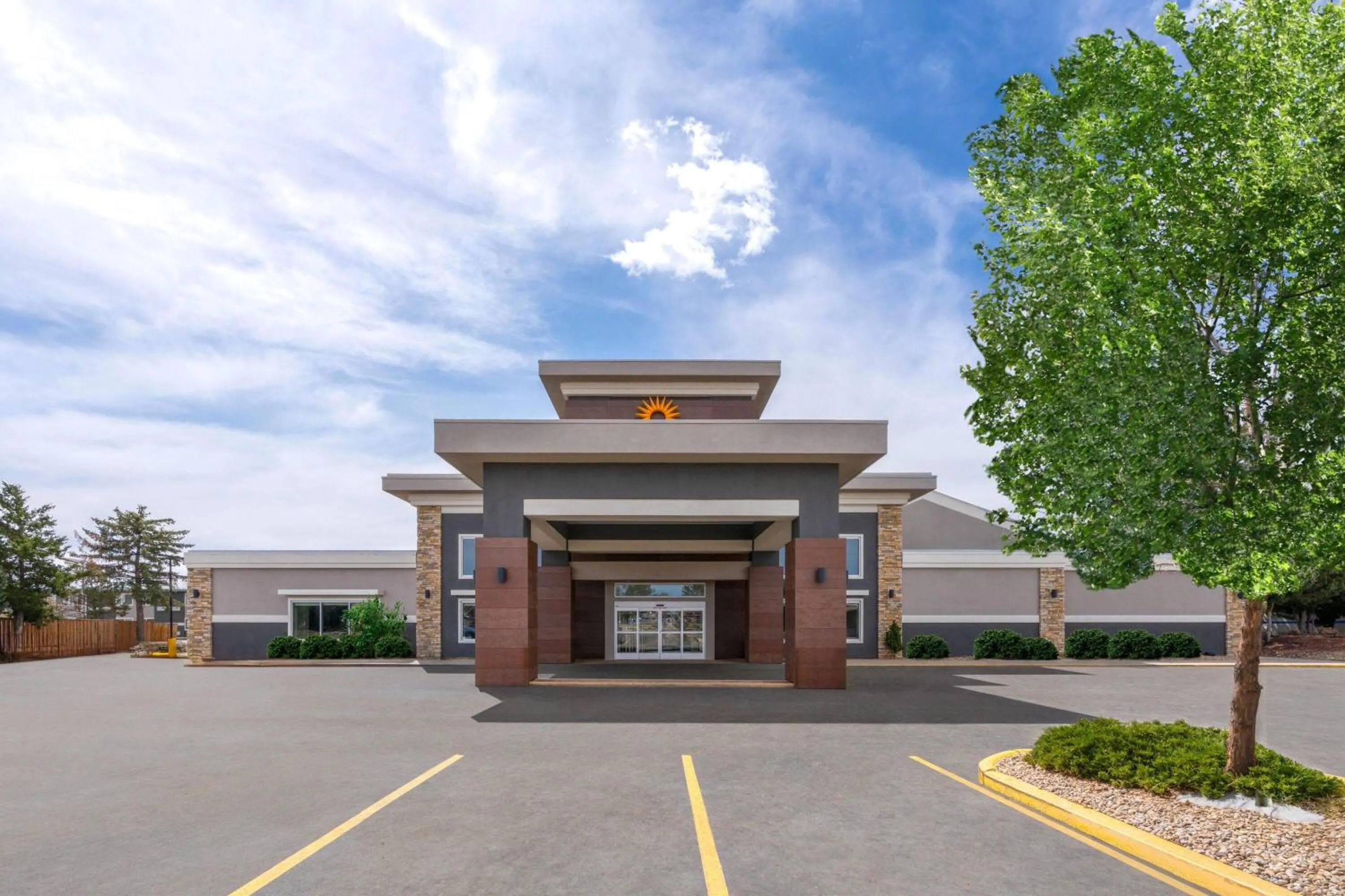 Property building in La Quinta Inn & Suites by Wyndham Fort Collins, Colorado