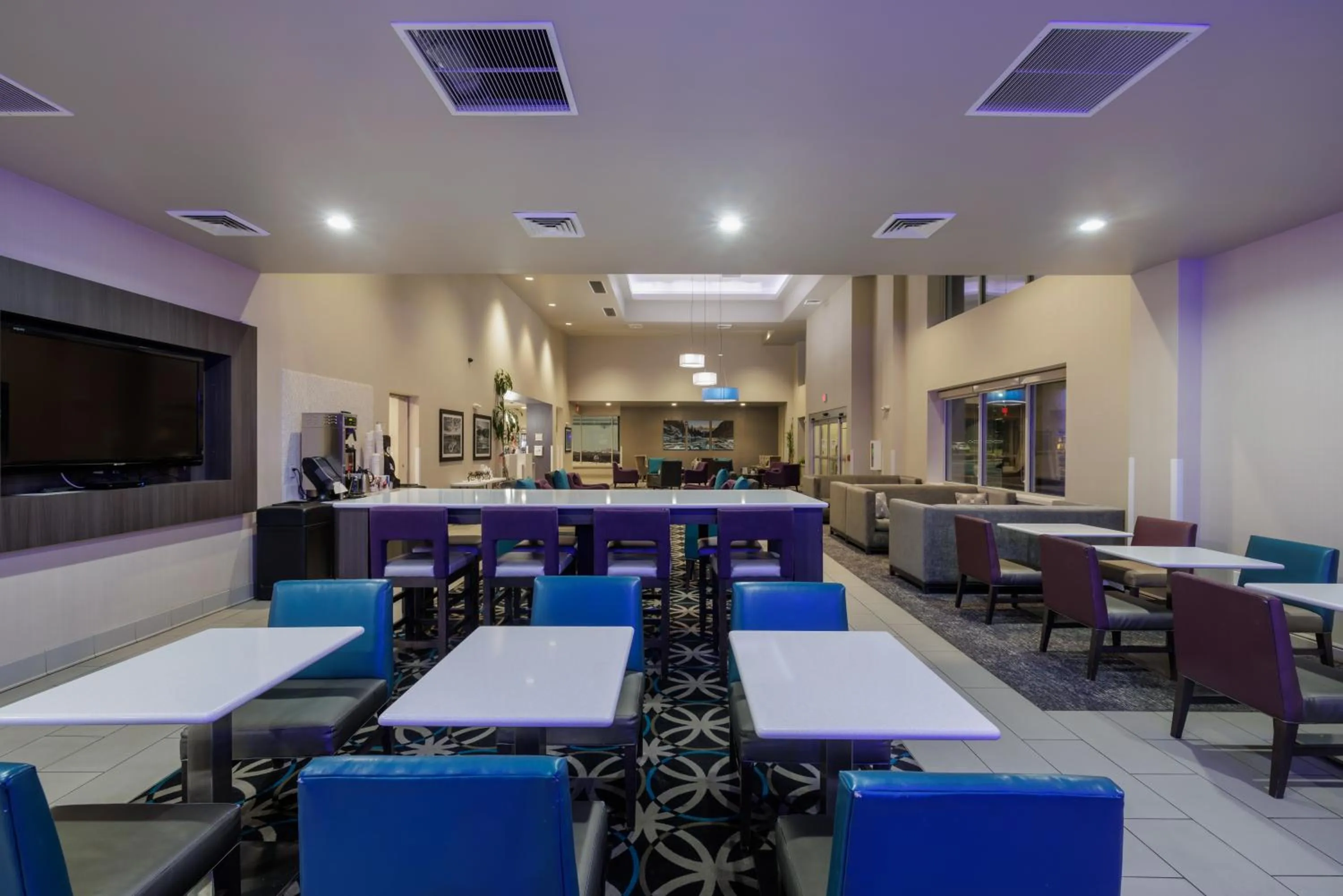 Lobby or reception in La Quinta Inn & Suites by Wyndham Fort Collins, Colorado