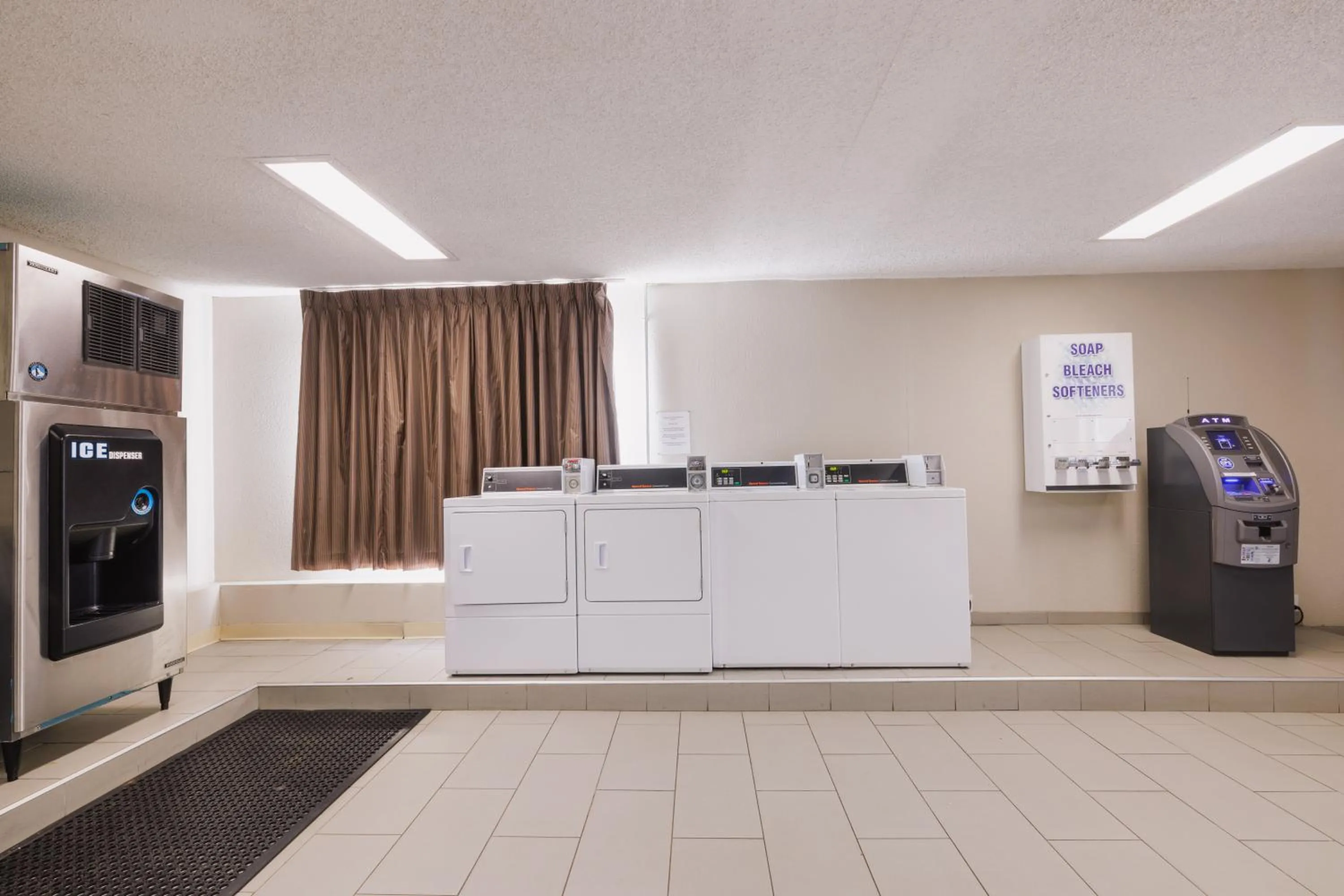 laundry in La Quinta Inn & Suites by Wyndham Fort Collins, Colorado