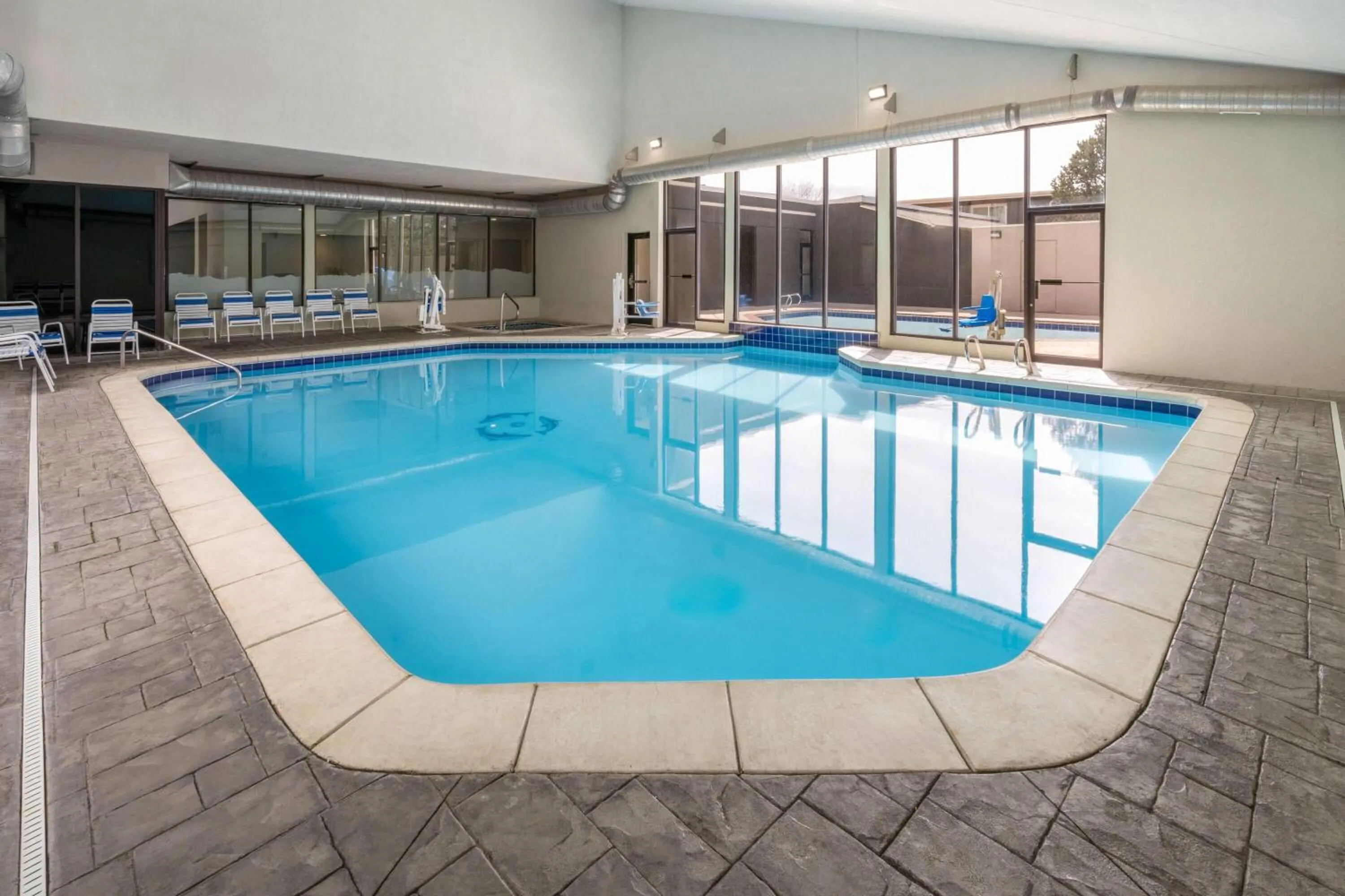 Swimming pool in La Quinta Inn & Suites by Wyndham Fort Collins, Colorado