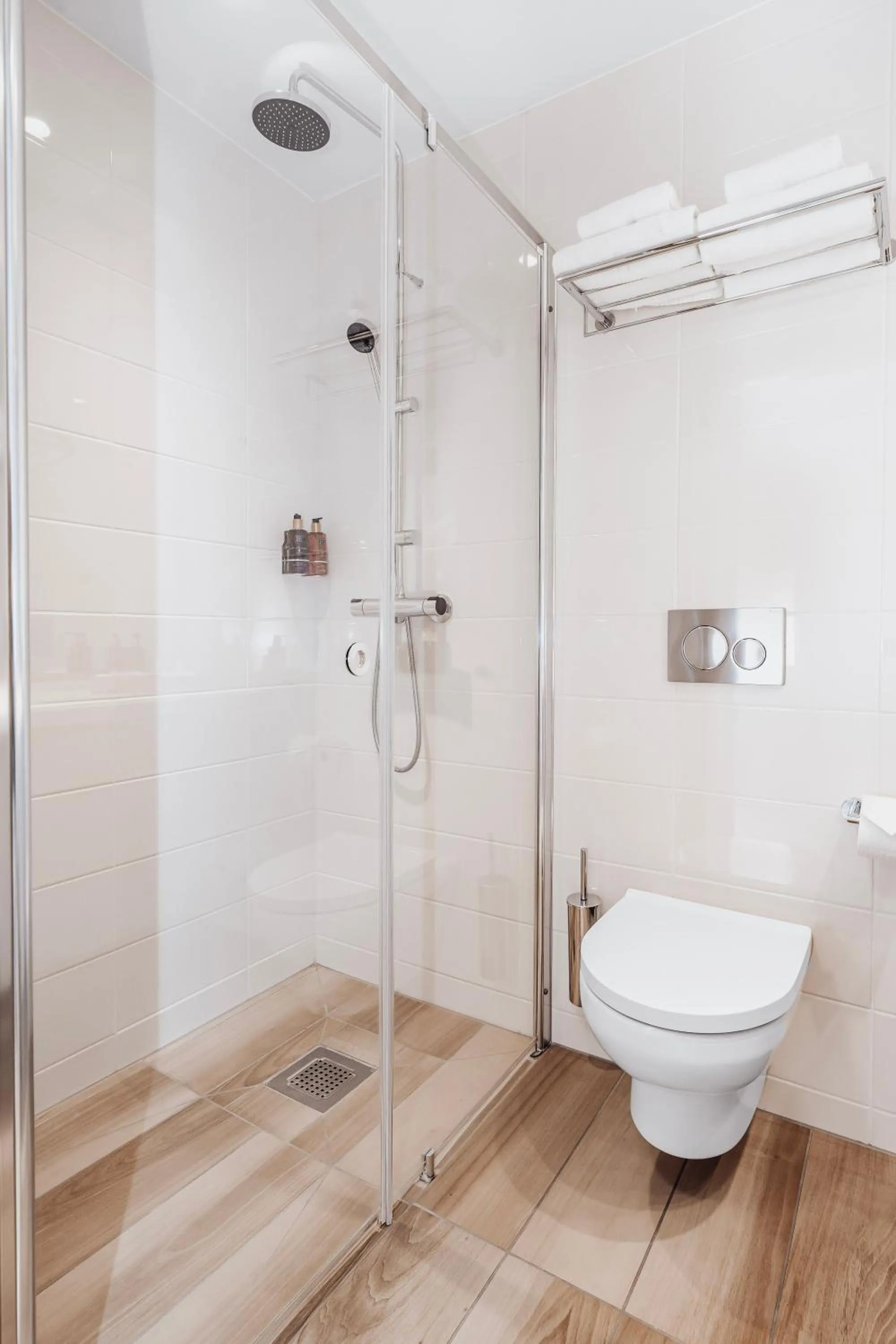 Bathroom in Wood Hotel by Frich's