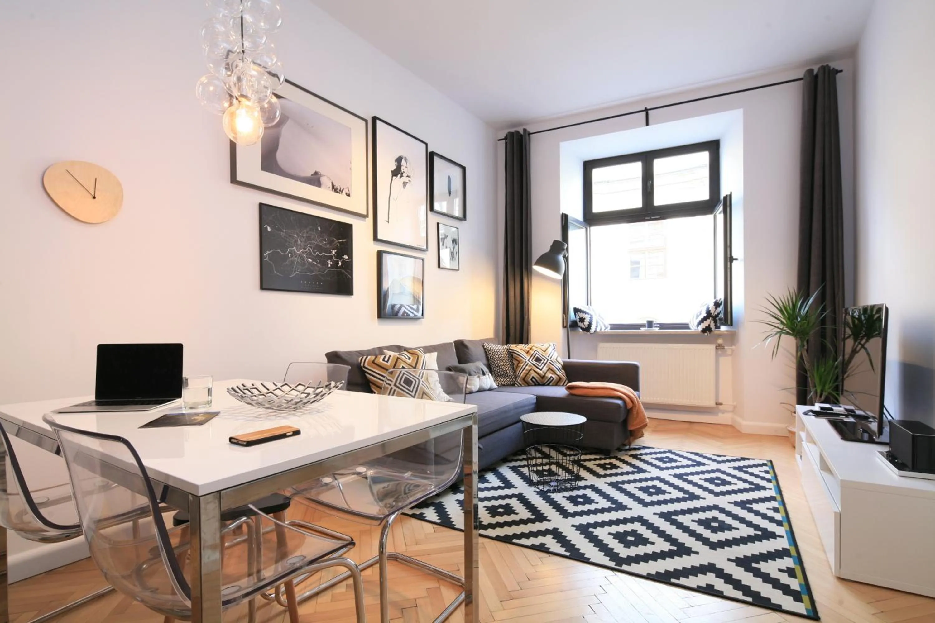 BRACKA 15 - Main Square Apartments by MINT APARTMENT