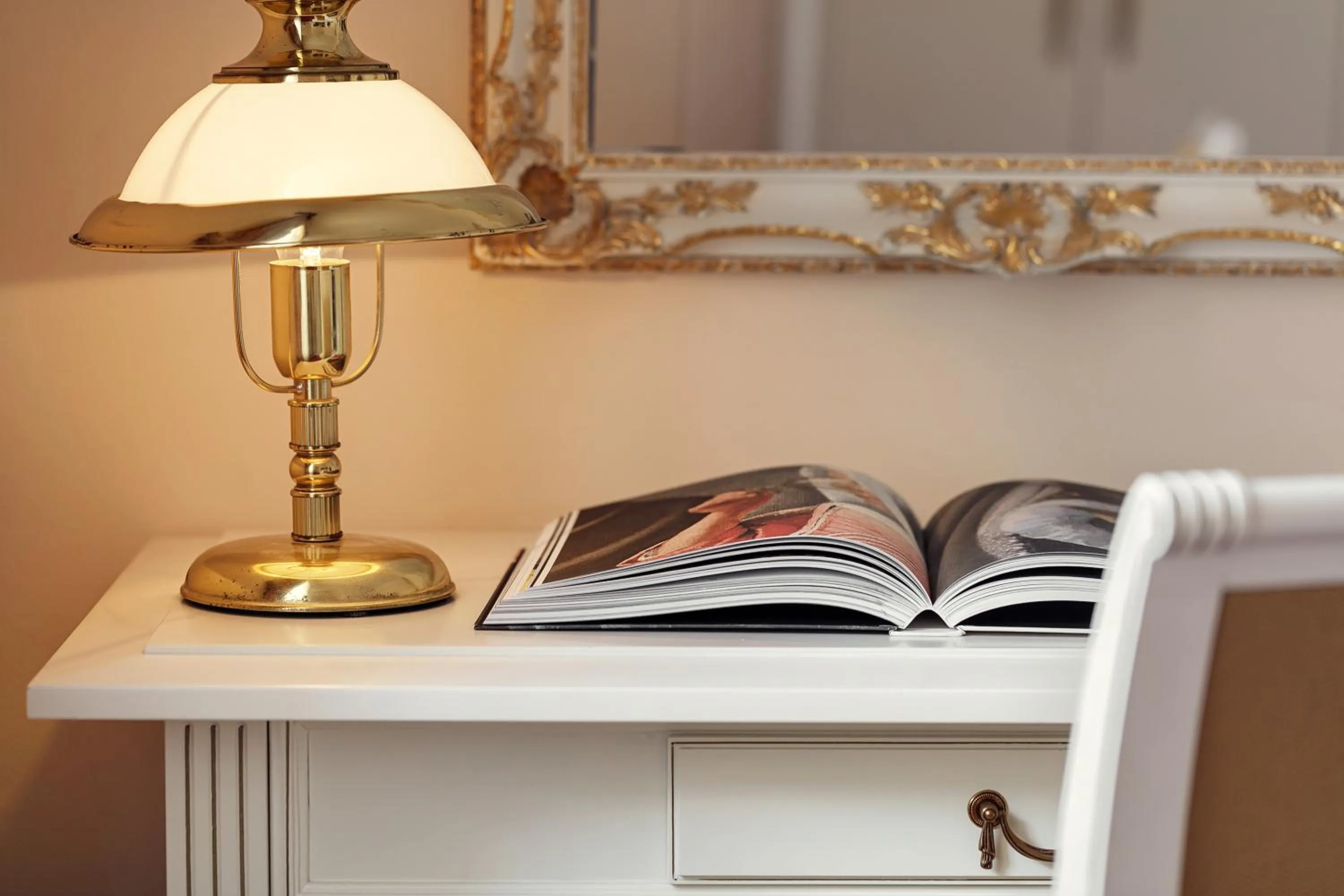 Seating area in Alqush Downtown Hotel